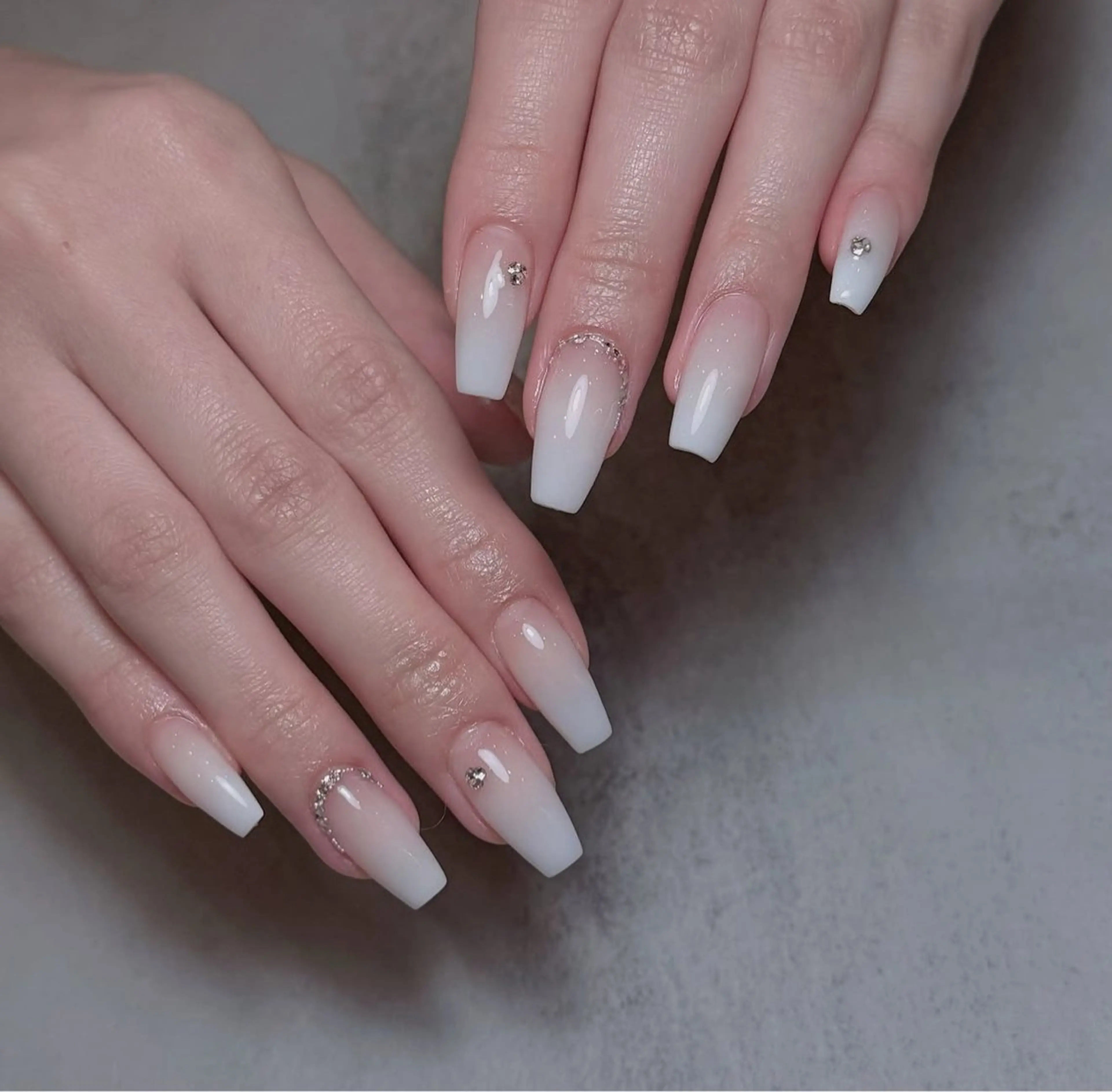 ネイル 成人式 キラキラネイル マグネットネイル ミラーネイル ニュアンスネイル ハンドネイル Lyna 池袋のネイルデザイン