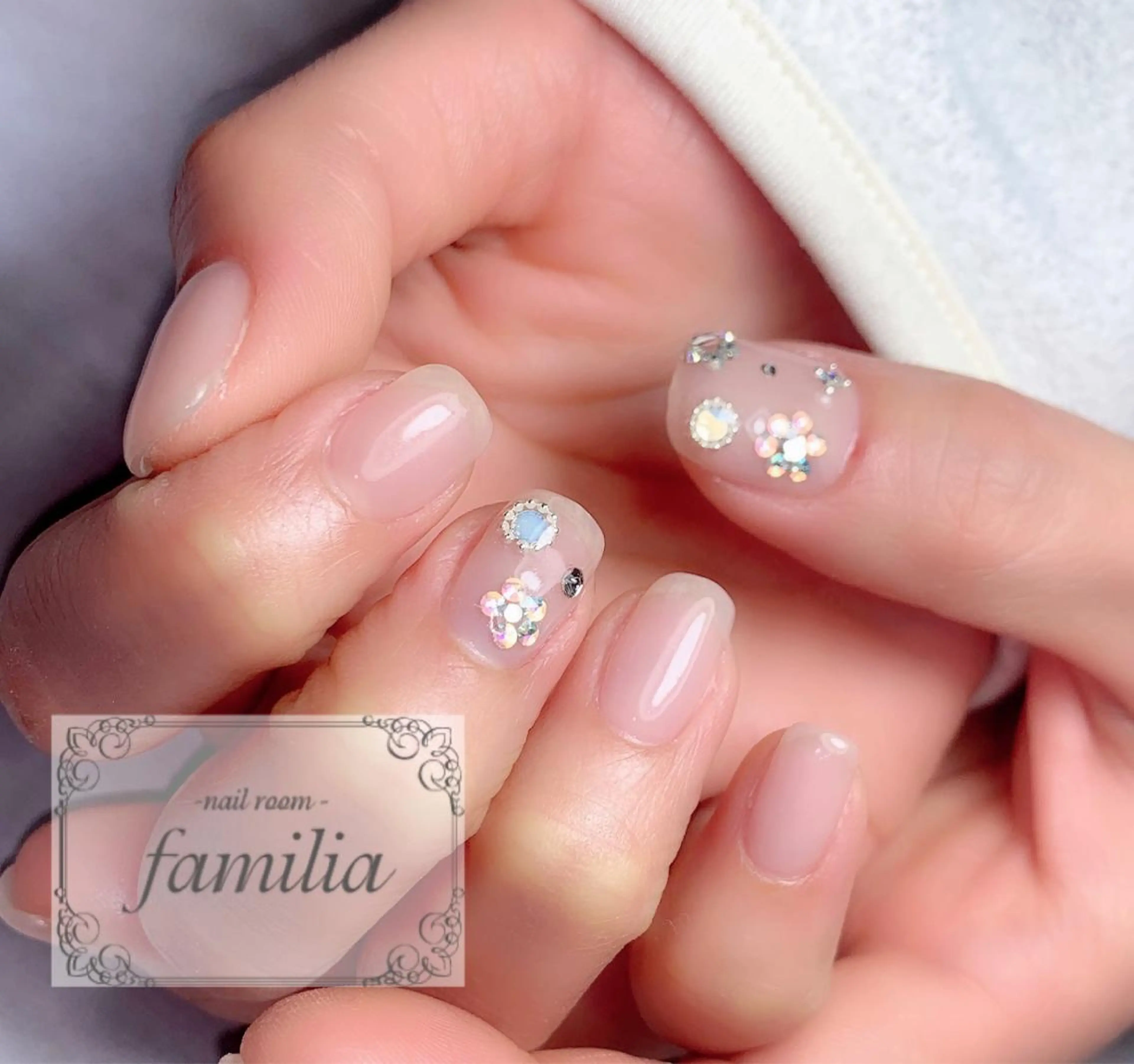 ネイル ハンドネイル -nailroom- familiaのネイルデザイン