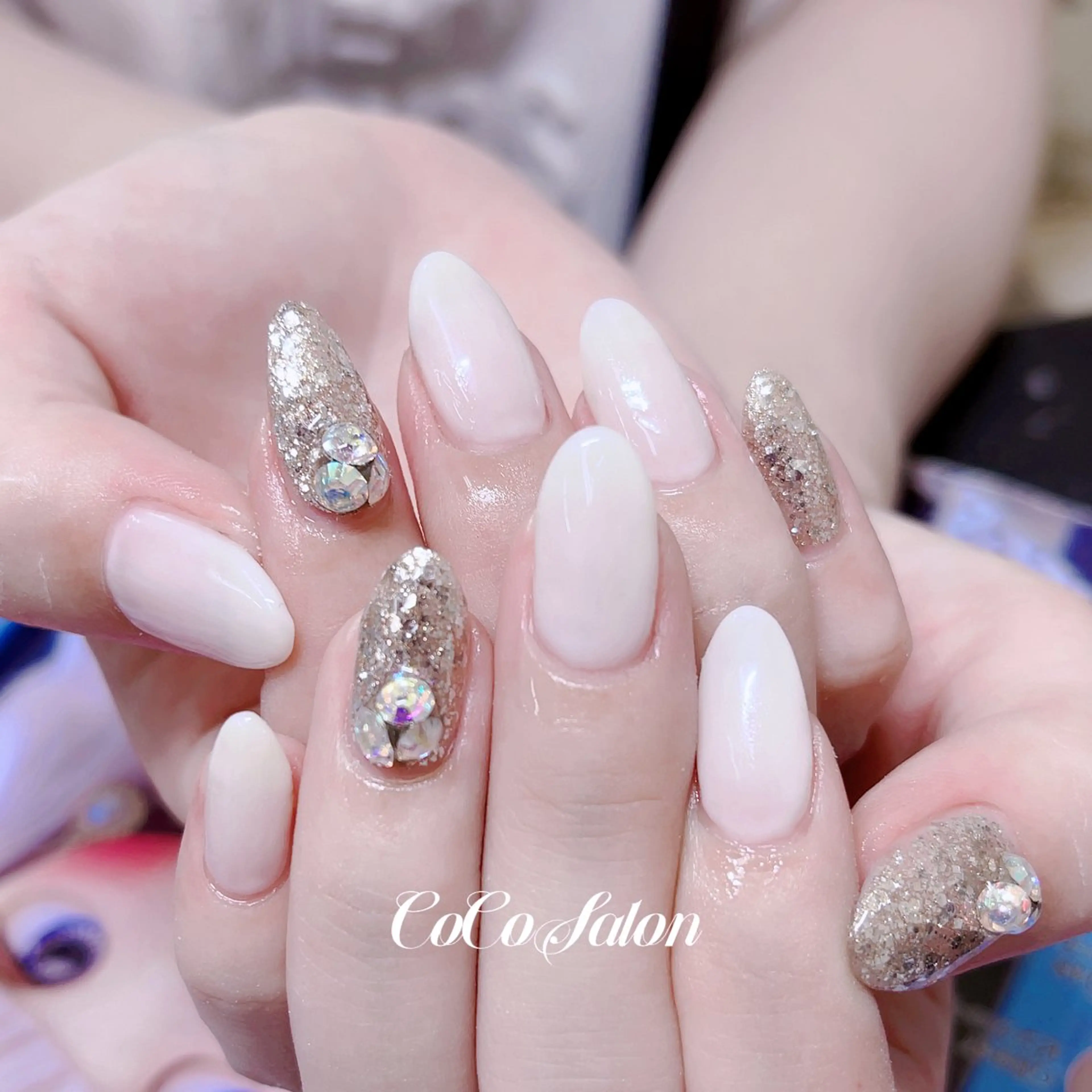 ネイル 長さ出し ジェルネイル ホログラムネイル キラキラネイル 韓国ネイル ハンドネイル CoCoSalon ネイル/まつ毛予約のネイルデザイン