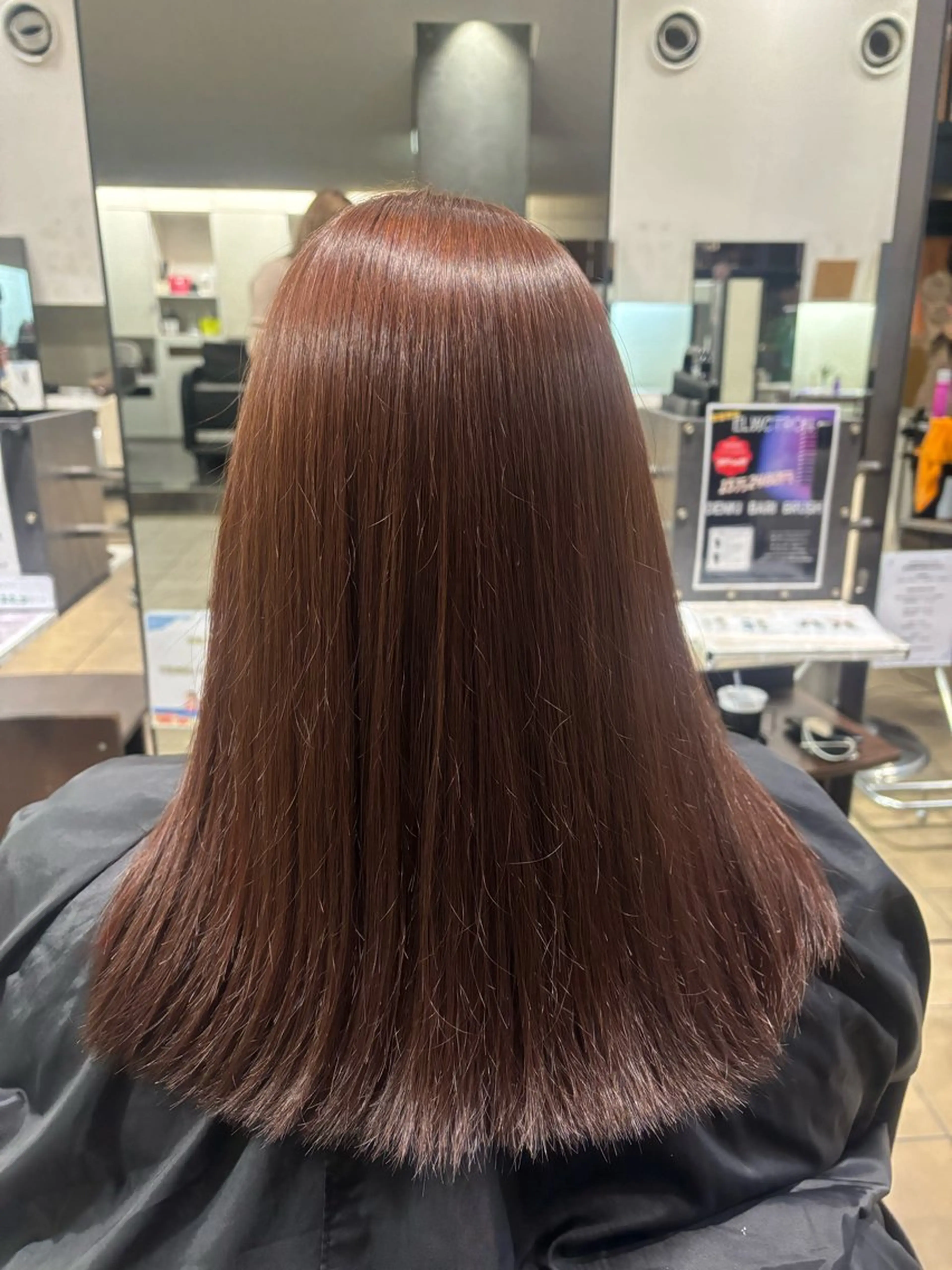 ミディアム 茶谷 沙穂のヘアスタイル