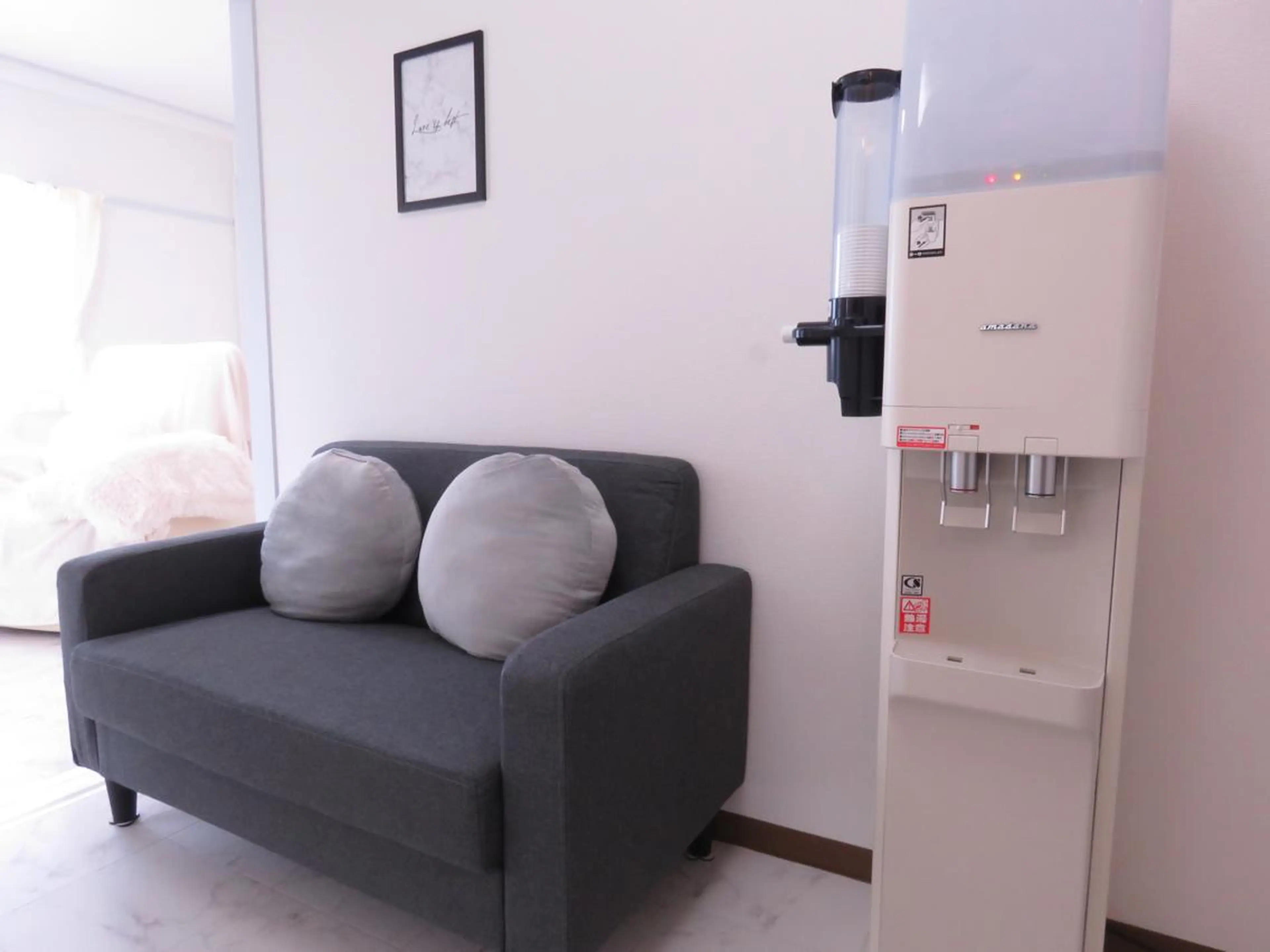 マツエク・マツパ アイブロウ 眉毛ワックス脱毛 パリジェンヌラッシュリフト まつげパーマ マツエク Three 👑まつげ＆眉の眉毛・アイブロウイメージ