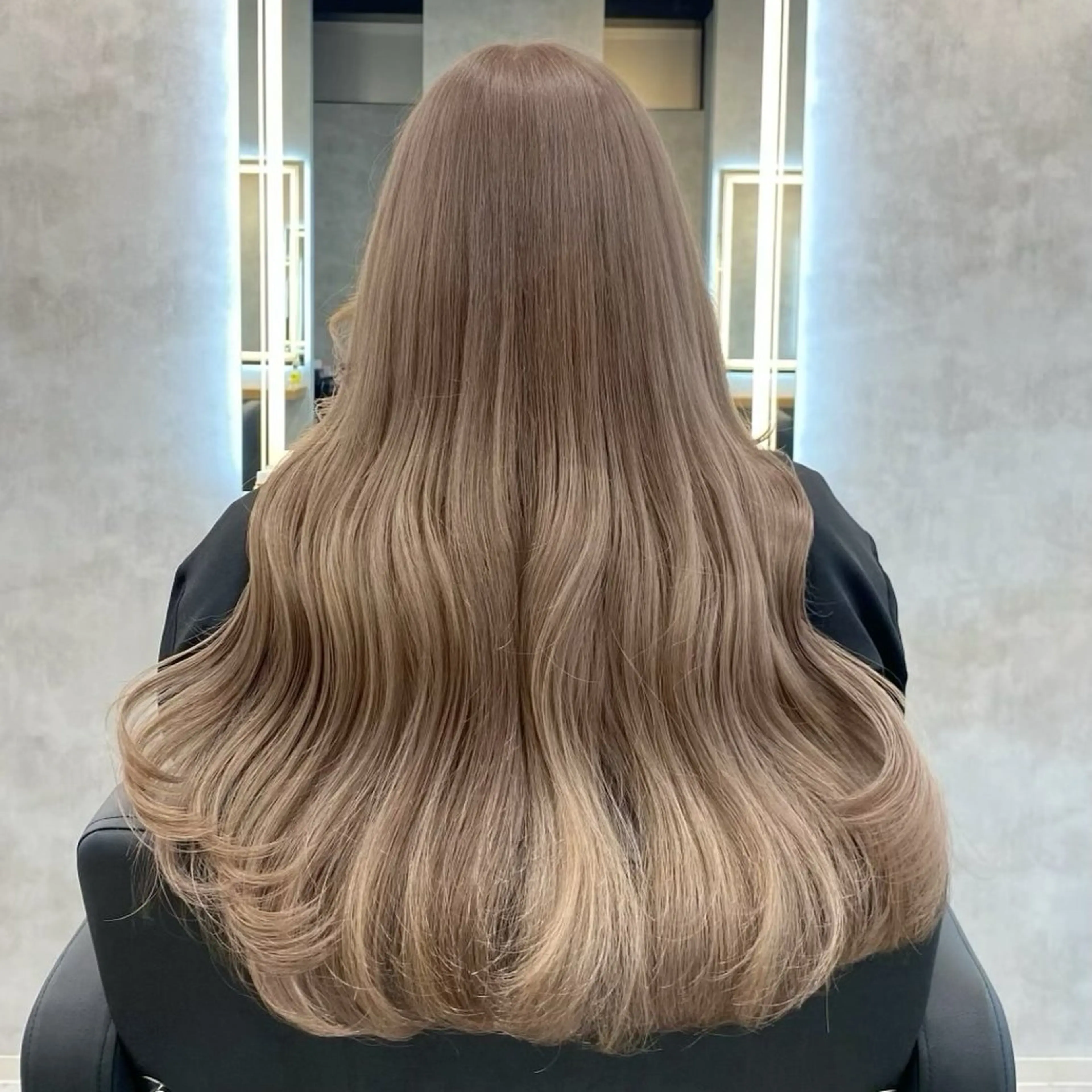 ロング カラー ヘアカラー トリートメント ヘッドスパ ヘアセット 淡色/ワンホンヘア 🤍MINORIのヘアスタイル