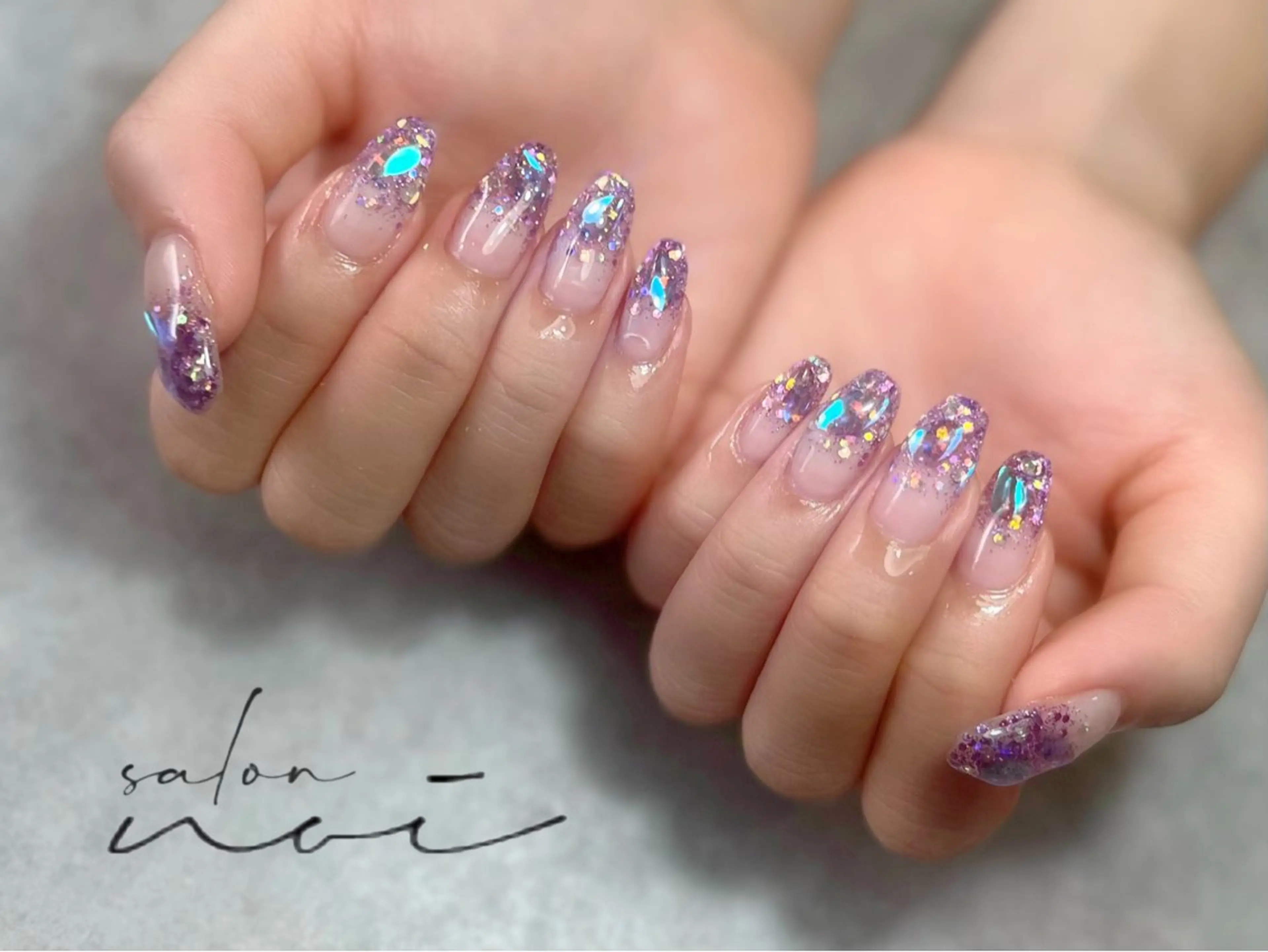 ネイル オーロラネイル ストーンネイル ハンドネイル salon noi所属・salon noiのネイルデザイン