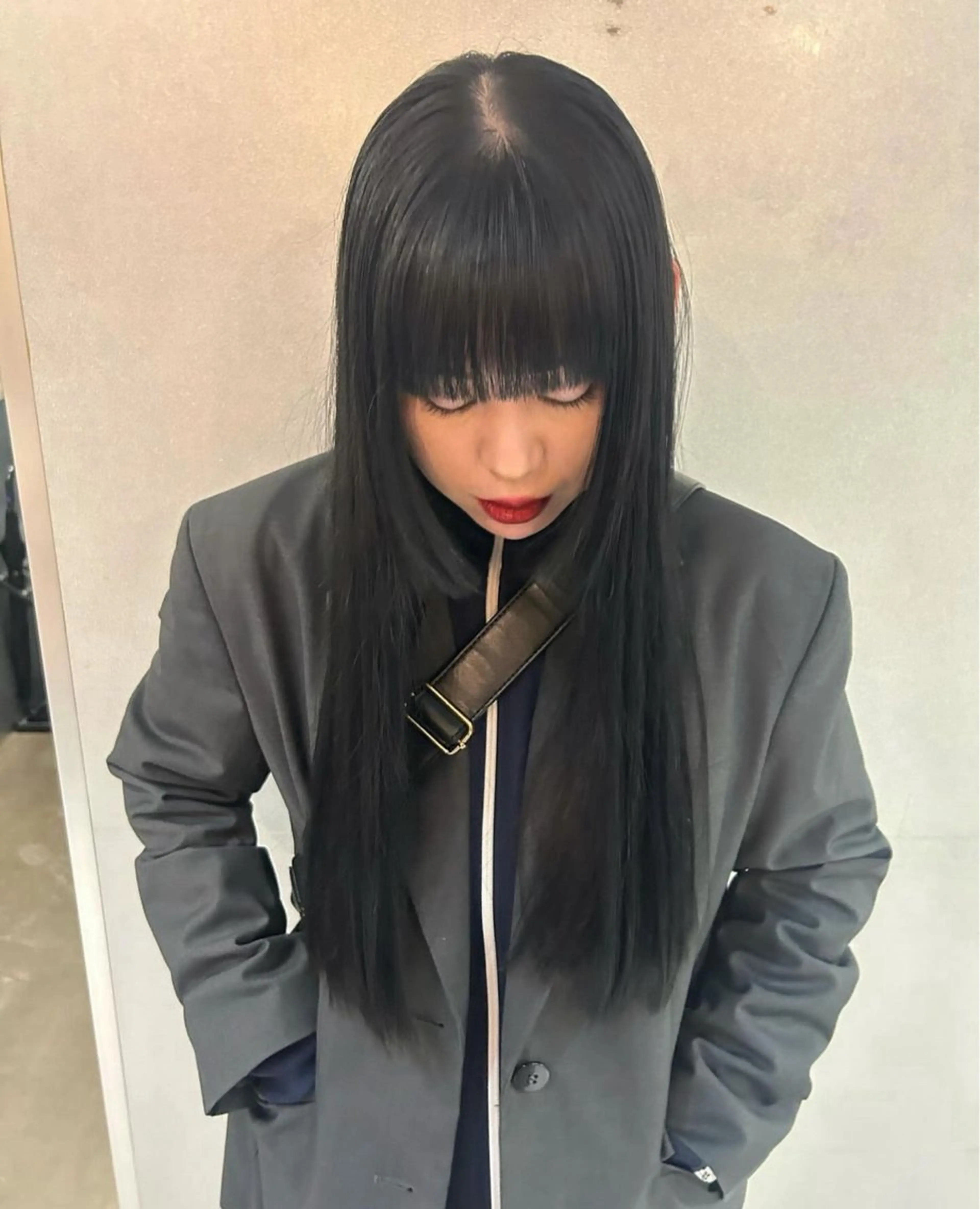 ロング カラー 黒髪 ブルーカラー ブルーブラック ヘアカラー 無料カット/ハイ トーンカラー/きらのヘアスタイル