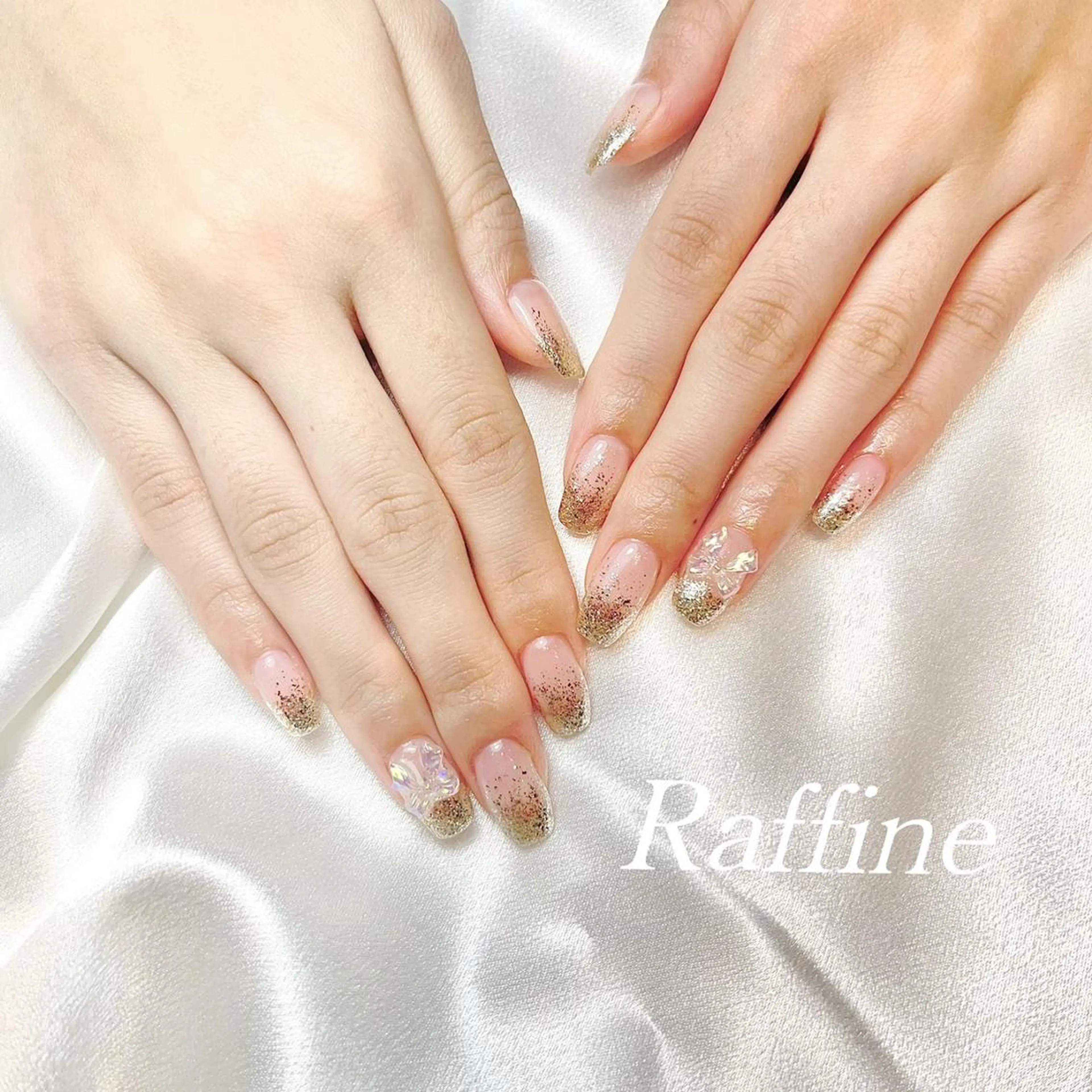 ネイル ハンドネイル RAFFINE 月🦋🩵のネイルデザイン