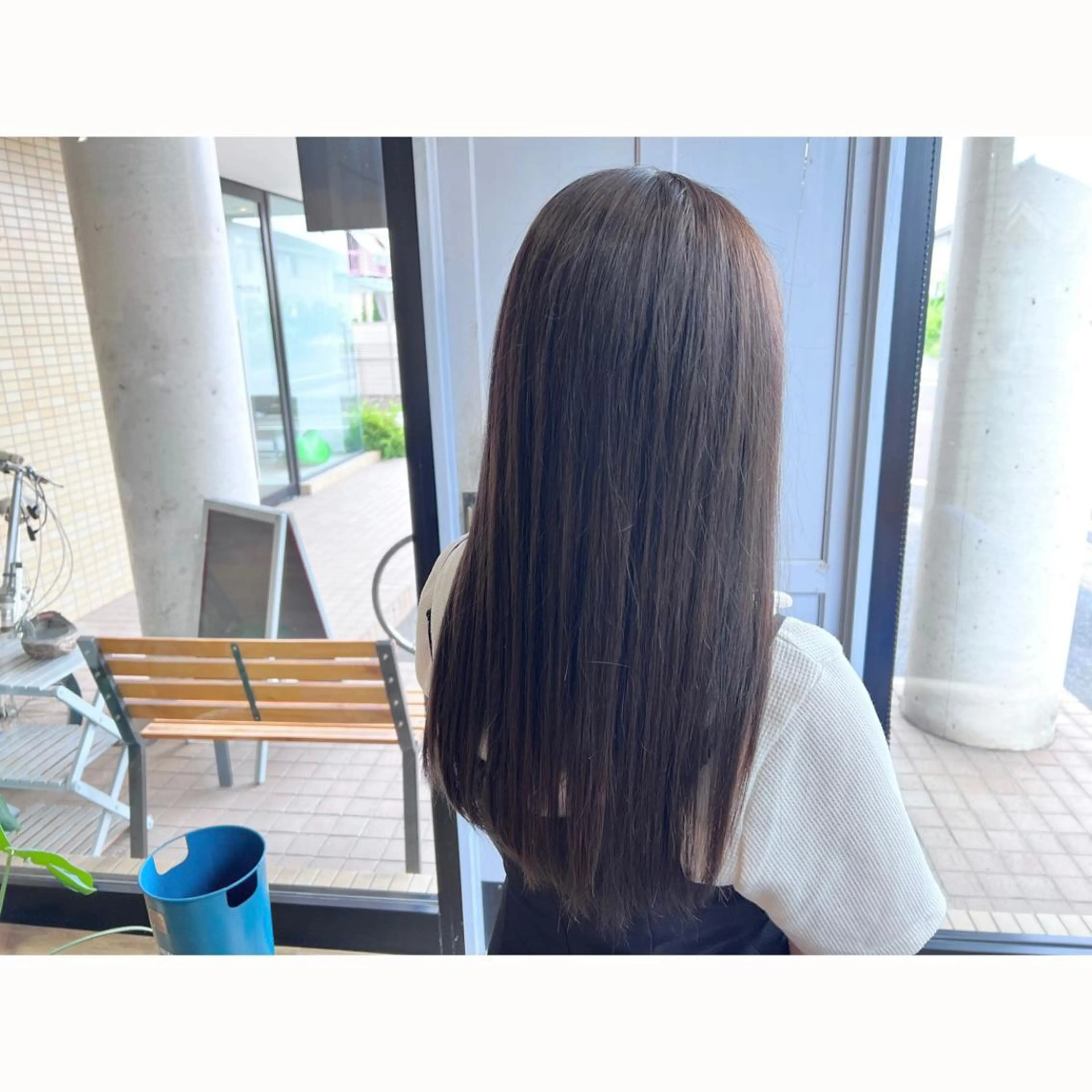 ロング カラー アッシュ ヘアカラー トリートメント ツキダテ ユイのヘアスタイル