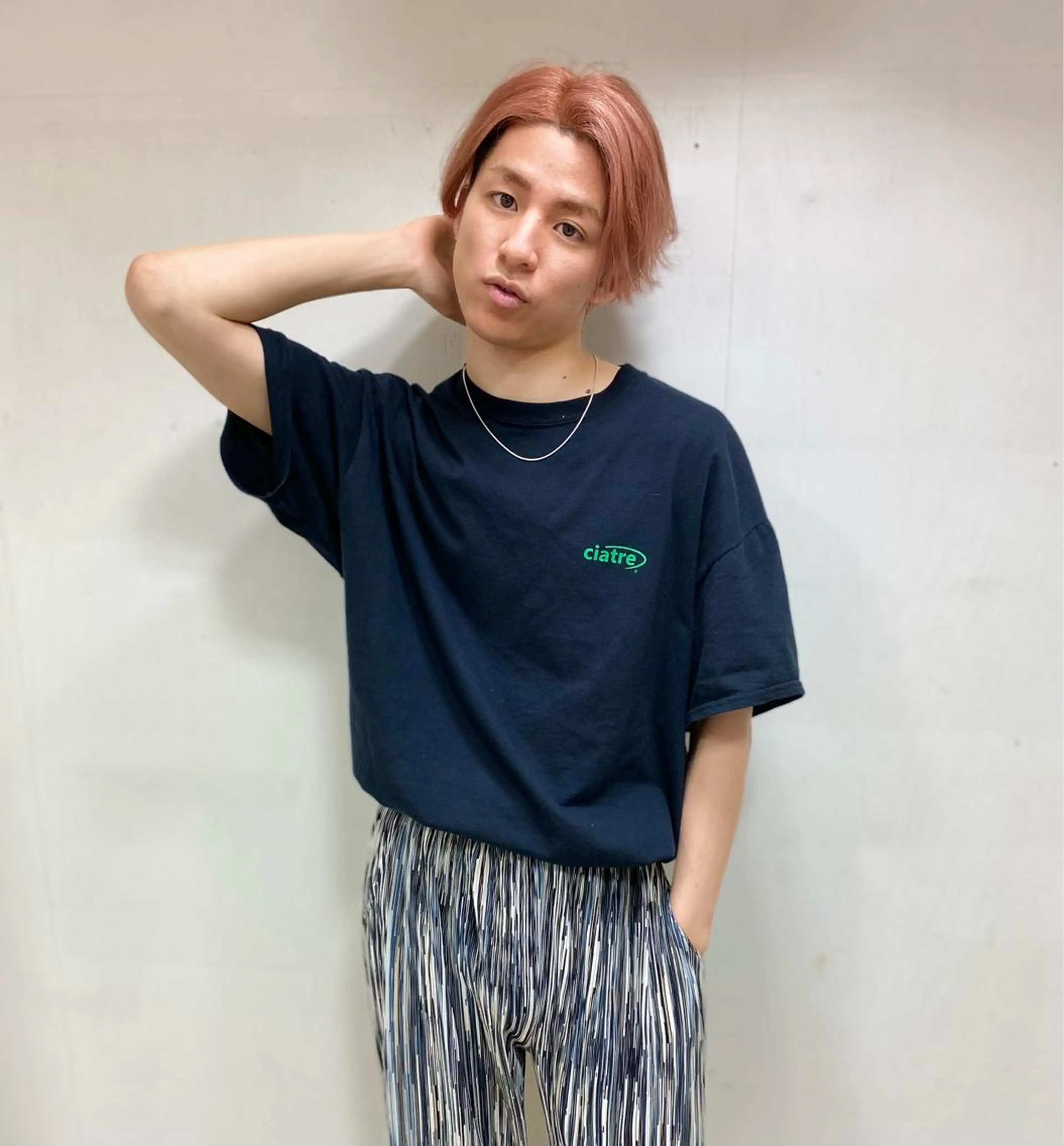 ミディアム カラー パーマ ヘアアレンジ メンズ キッズ ネイル マツエク・マツパ アイブロウ ヘアカラー トリートメント ブリーチ特化型✂️ ハイトーンカラー👨のヘアスタイル