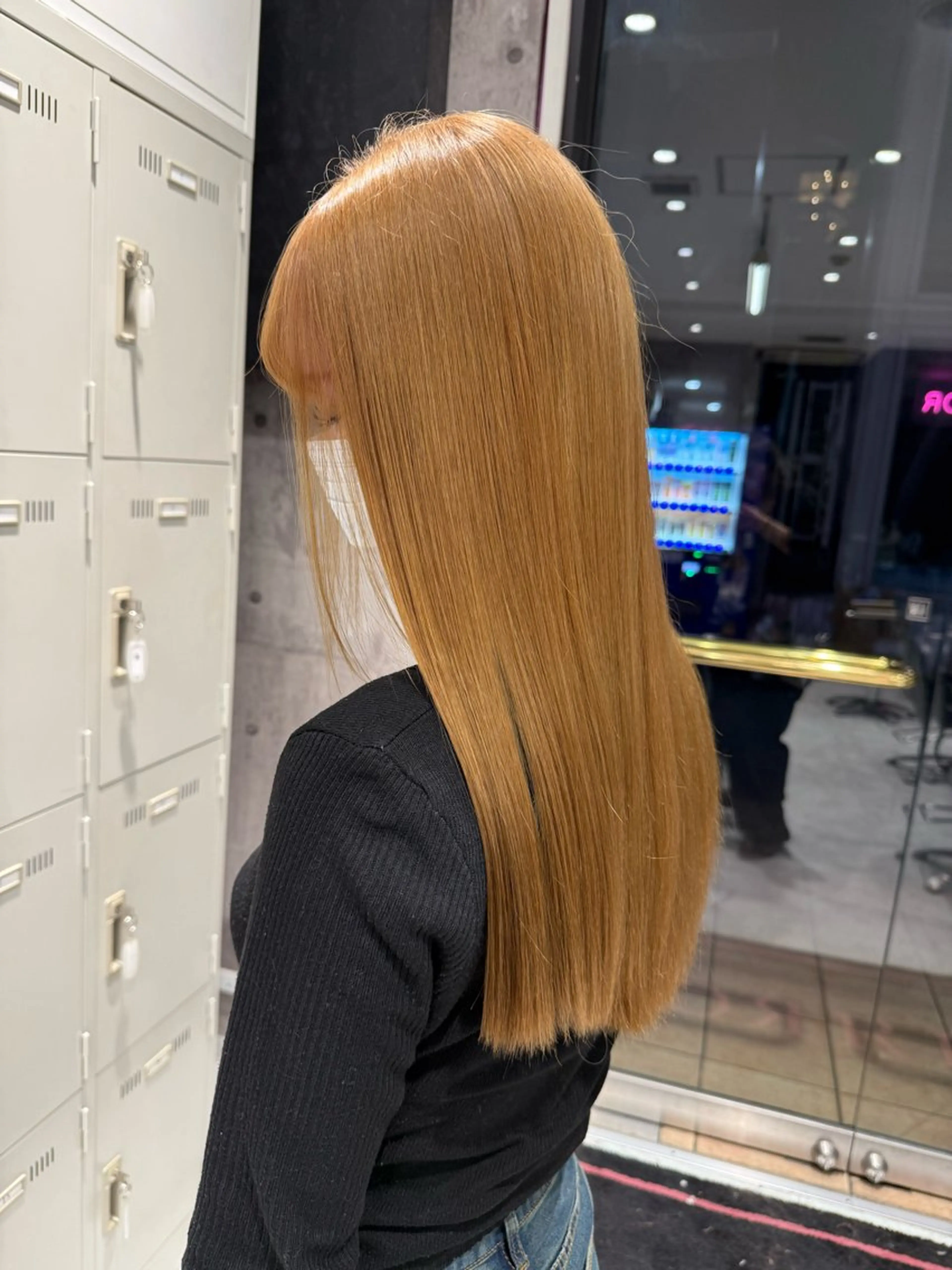 セミロング カラー ベージュカラー ブリーチ ブロンド ピンクカラー ヘアカラー ハイトーン特化/ 複雑履歴修正/拓真のヘアスタイル