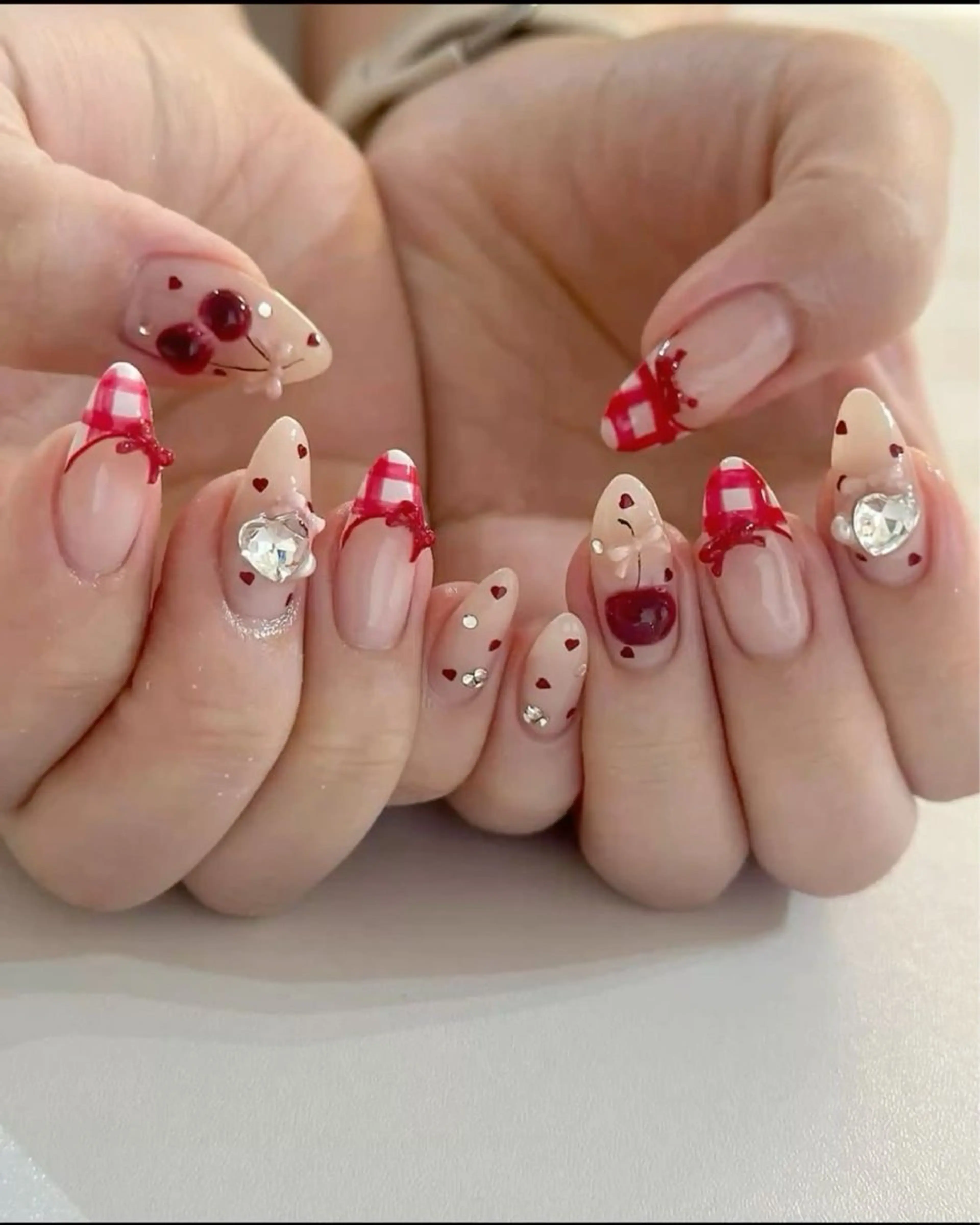 ネイル チークネイル クリアネイル ガーリー キラキラネイル 韓国ネイル ハンドネイル Ume Nail Studioのネイルデザイン