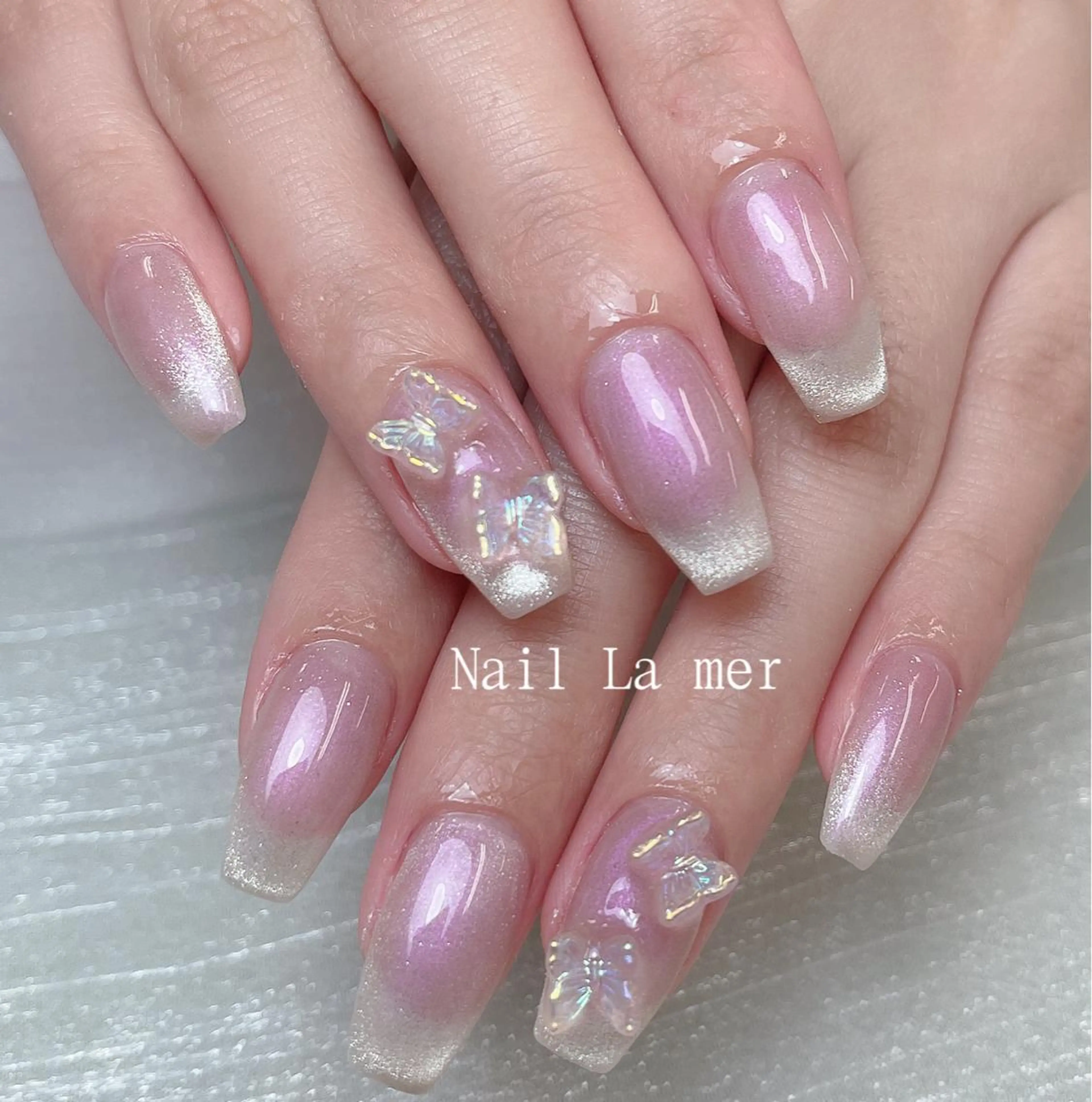 ネイル フレンチネイル マグネットネイル マグネットフレンチ La Merのネイルデザイン