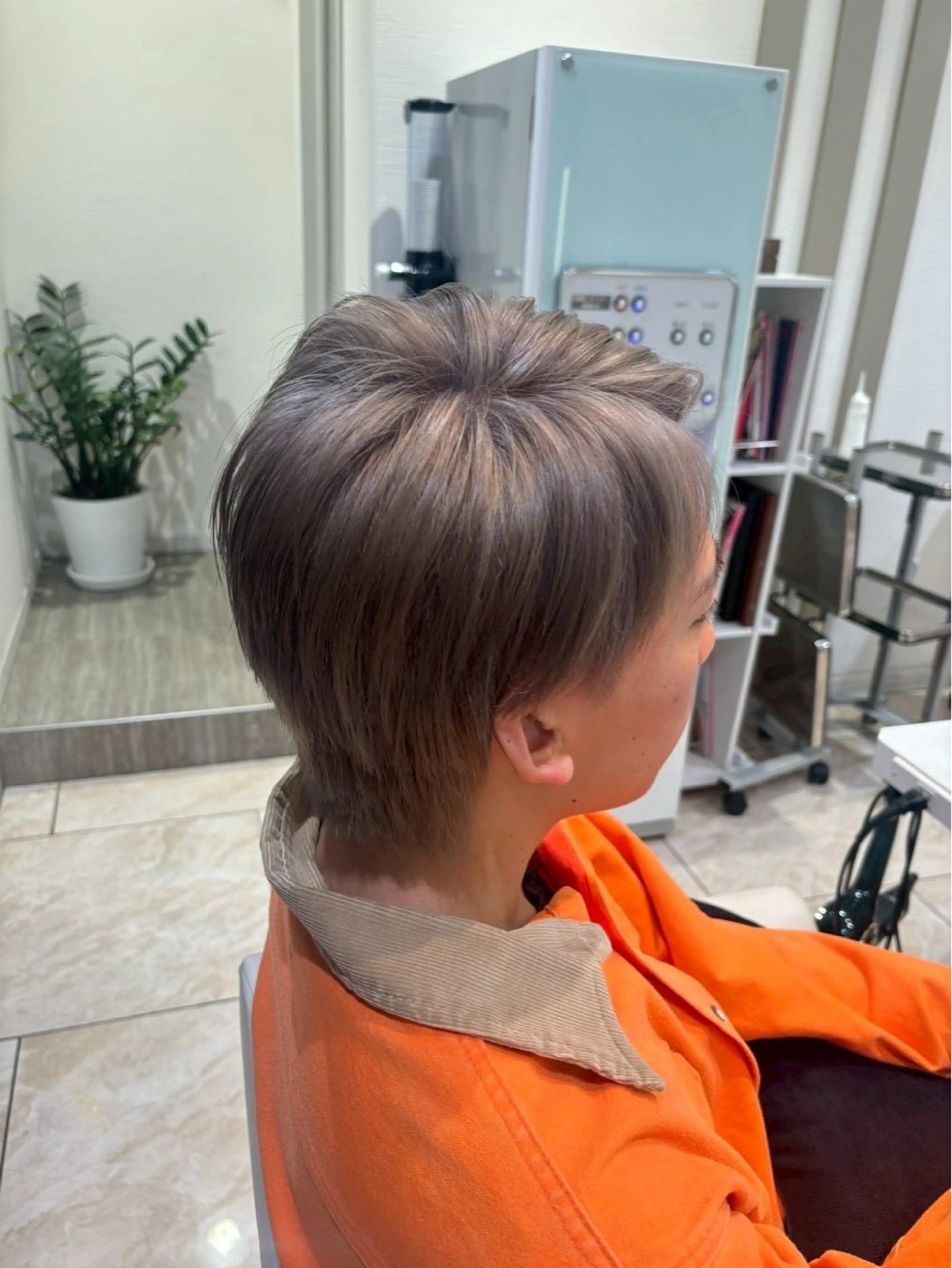 カラー メンズ ハイトーン/ 對馬脩💫のヘアスタイル