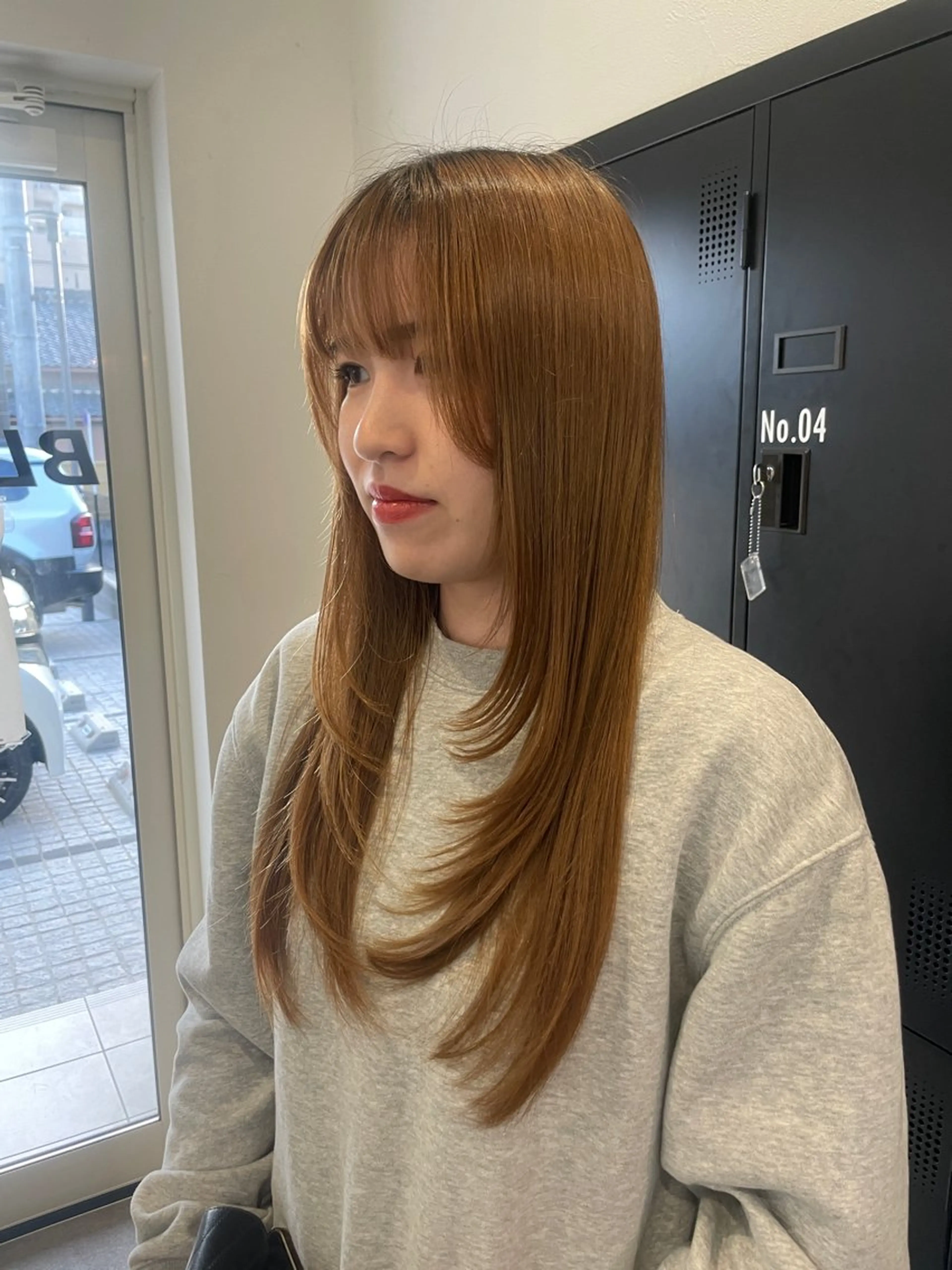 ロング アッシュ 顔まわりレイヤー 顔周りカット ハイレイヤー レイヤーカット ヘアカラー Agu hair  Code  Line所属・坂井 里奈のヘアスタイル