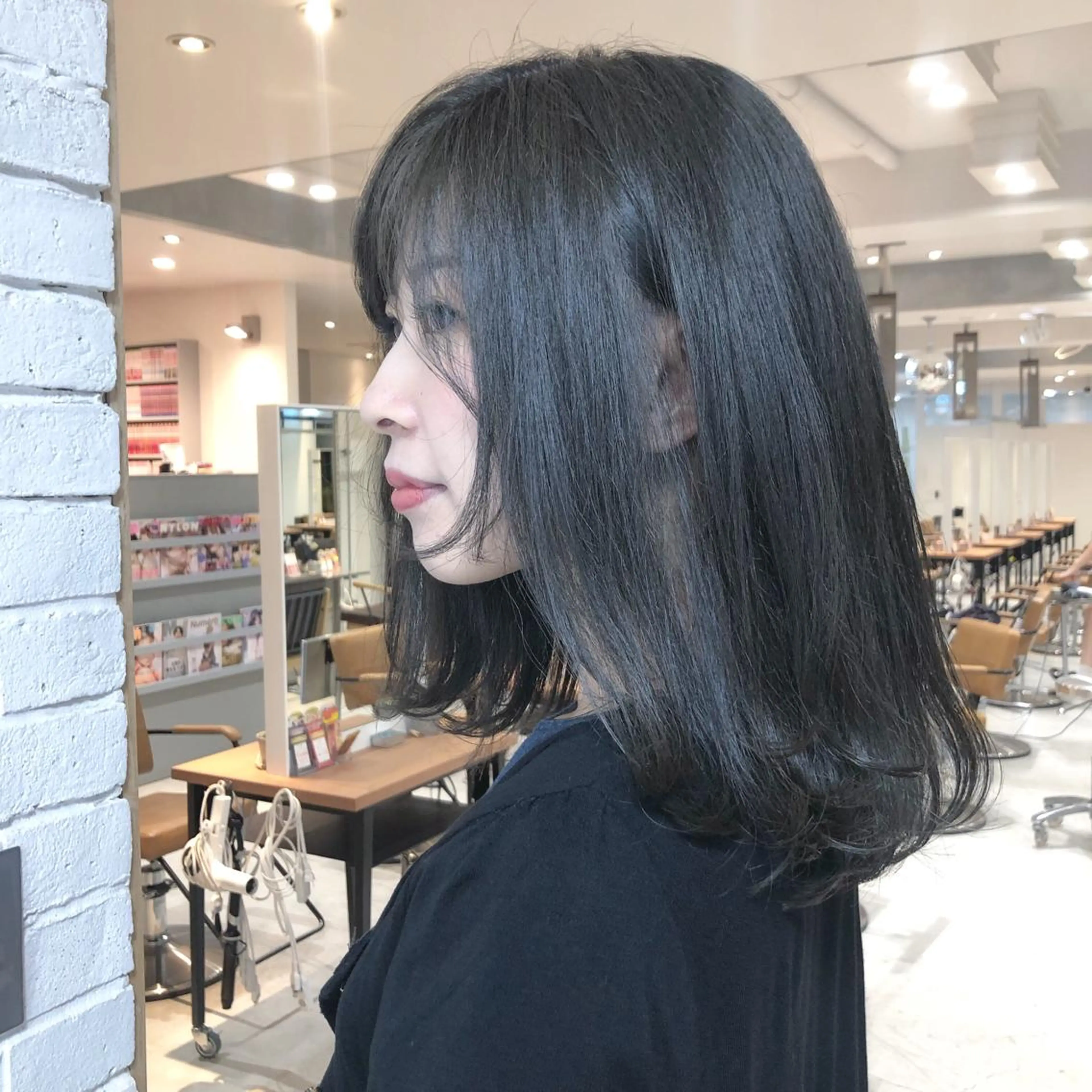 セミロング カラー アディクシーカラー ブリーチ ブリーチなしカラー ORIKA 美容室のヘアスタイル