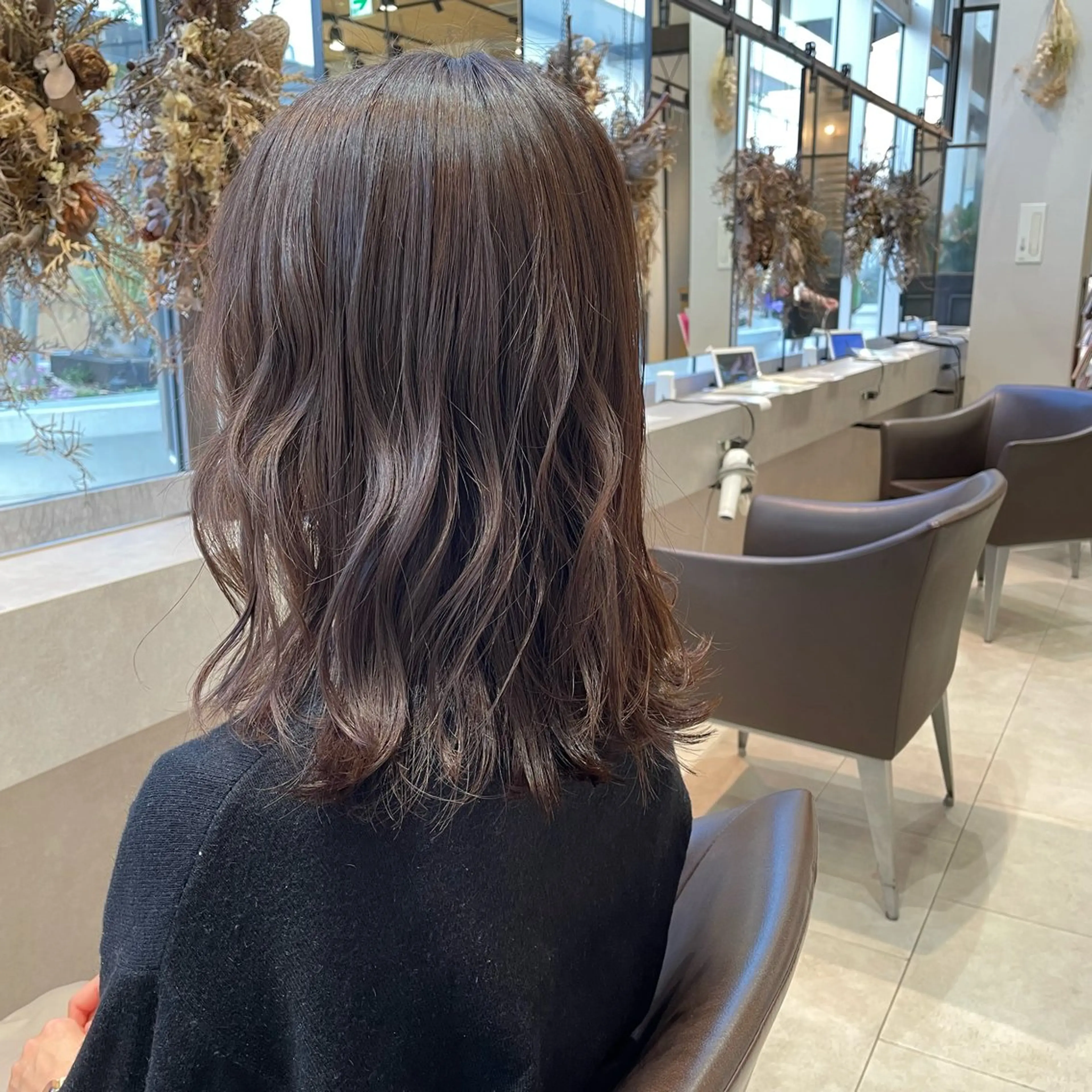 ミディアム カラー イルミナカラー 髪質改善 ヘアカラー 縮毛矯正 【脱白髪染め】【髪質 改善】仲井槙一のヘアスタイル