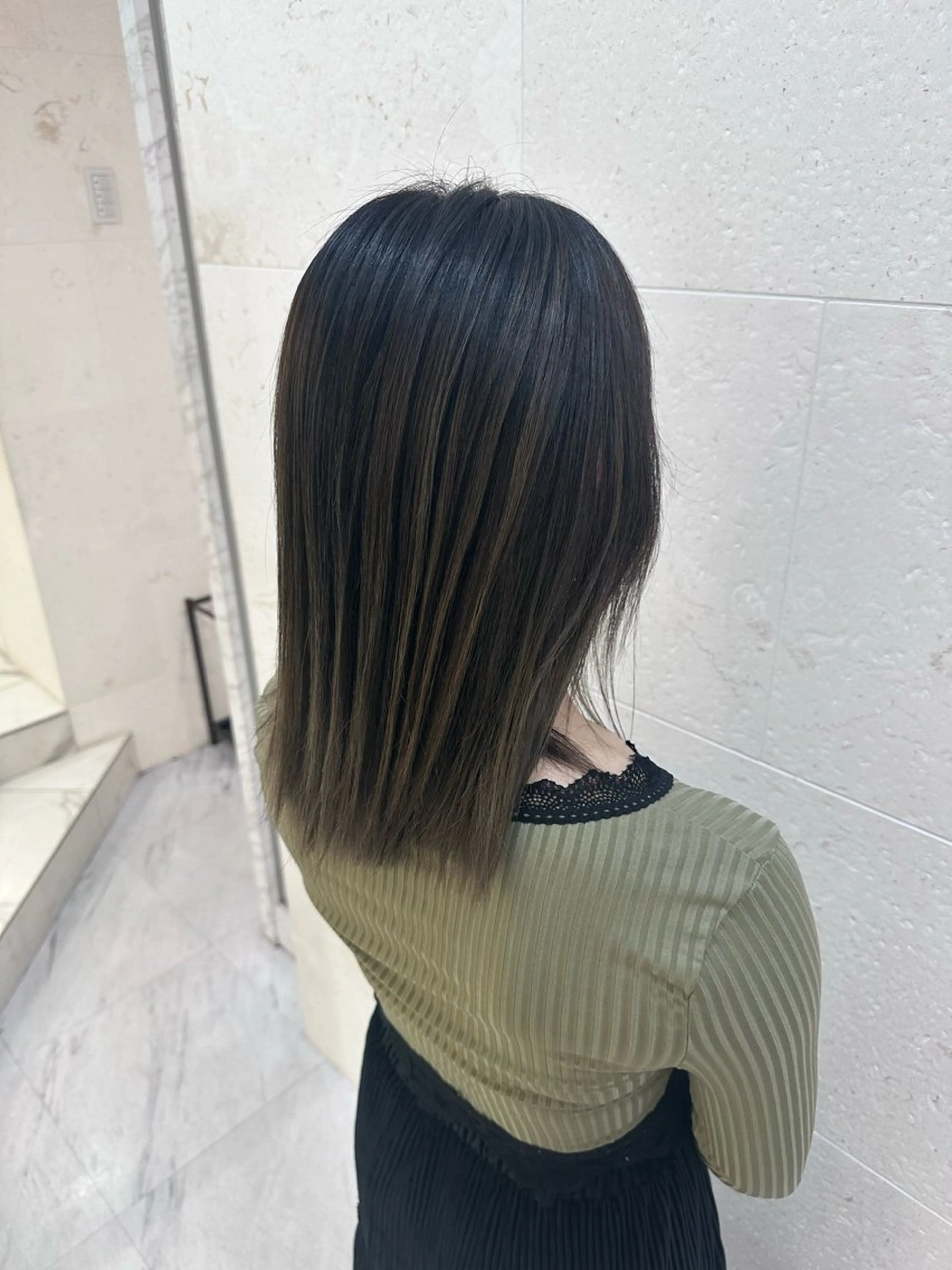 セミロング レイヤーカット ヘアカラー 安田 柚月のヘアスタイル