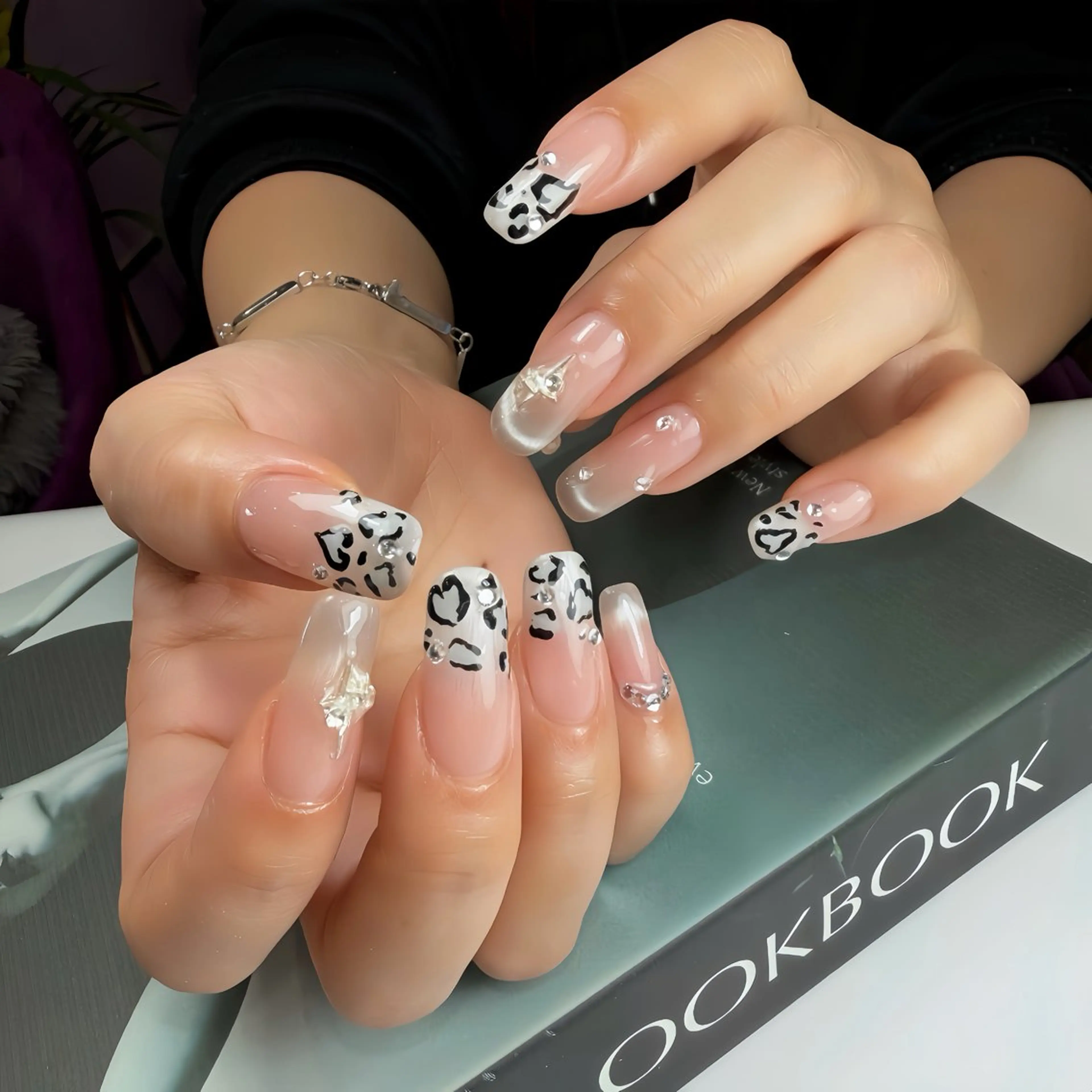 ネイル ハンドネイル Labon Nails Artのネイルデザイン