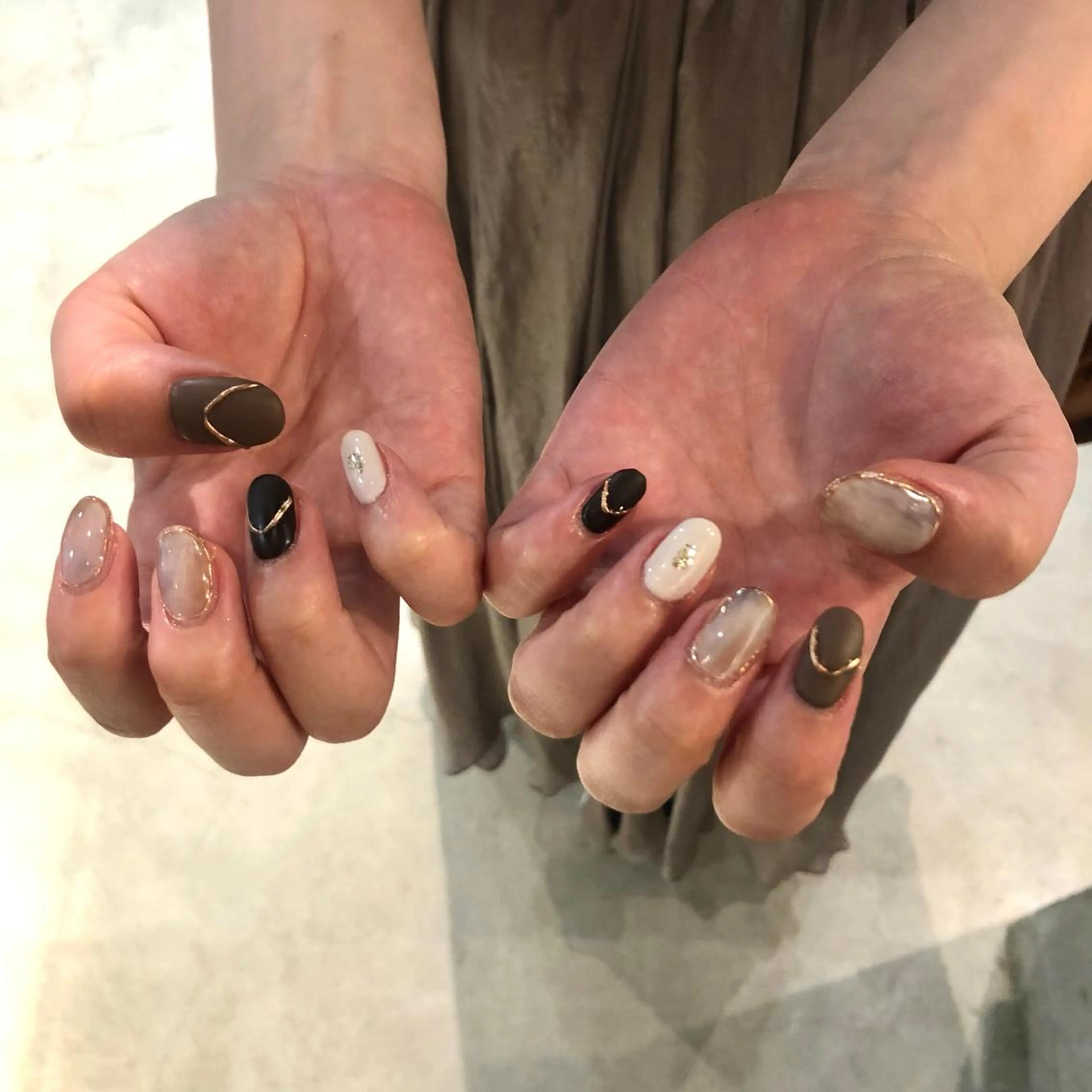 ネイル ハンドネイル 友田 晴香のネイルデザイン