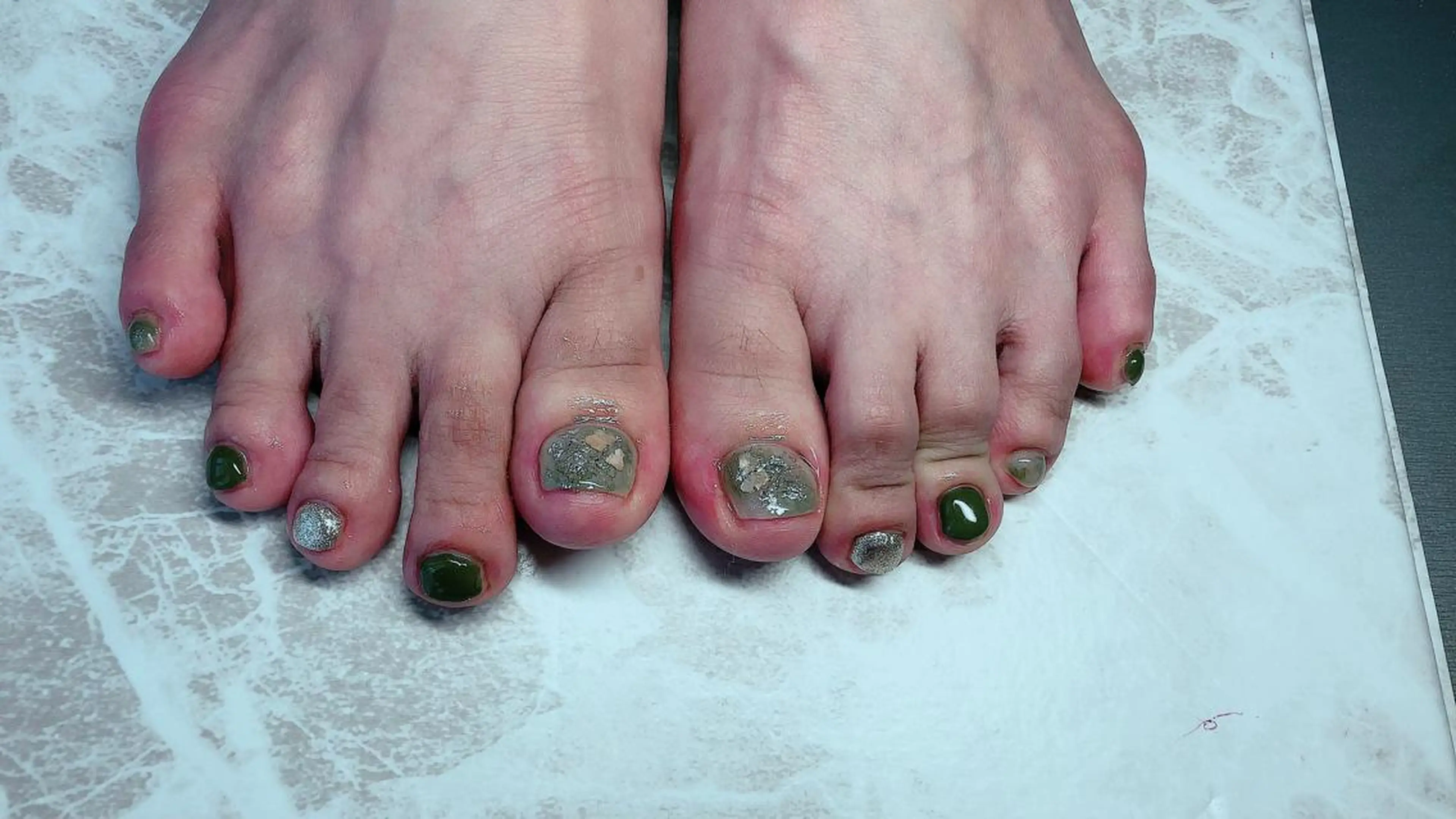 ネイル フットネイル 内田 奈津美のネイルデザイン