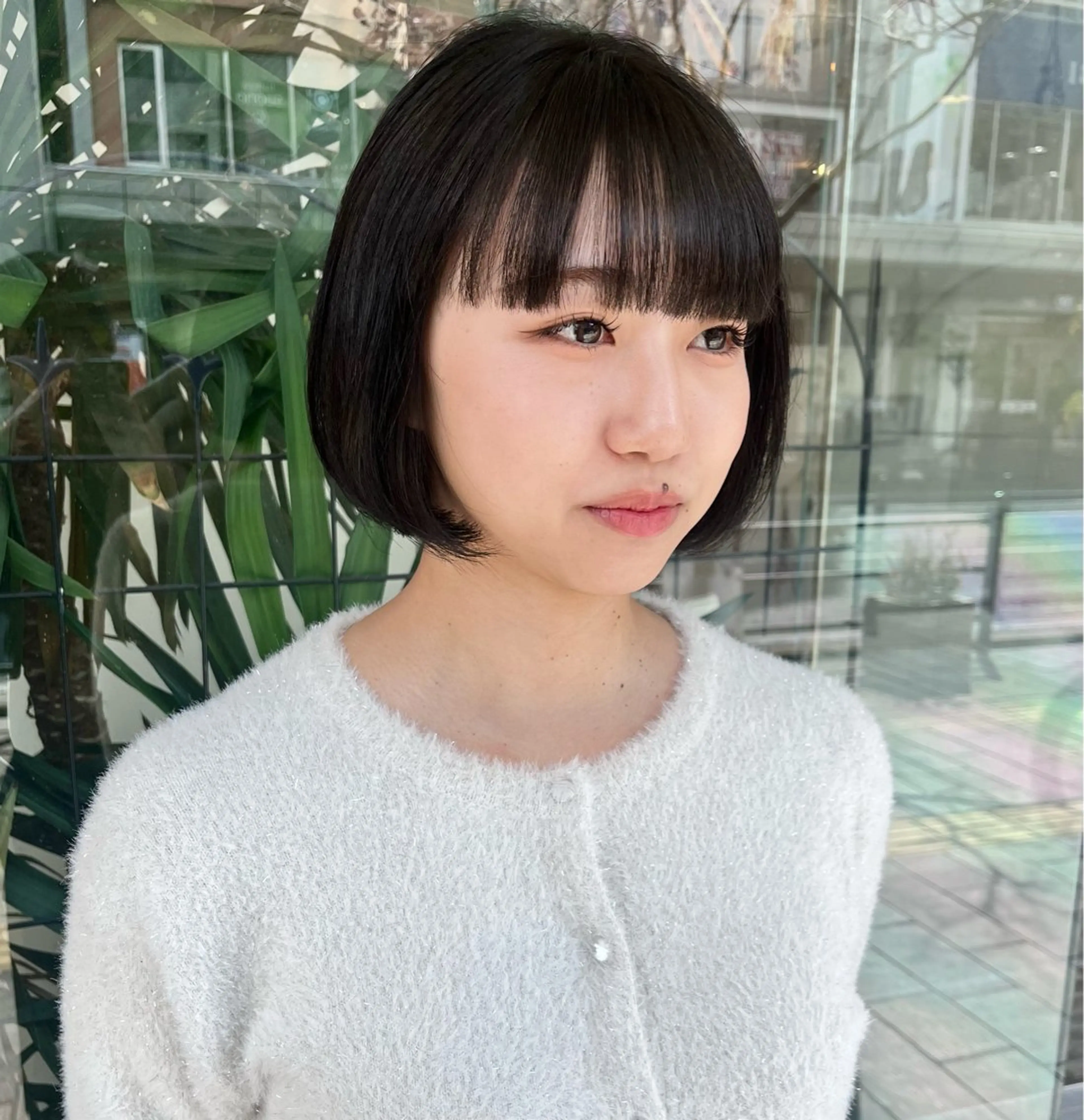 ショート カラー ベージュカラー オリーブベージュ カット ヘアカラー トリートメント niko RINKAのヘアスタイル