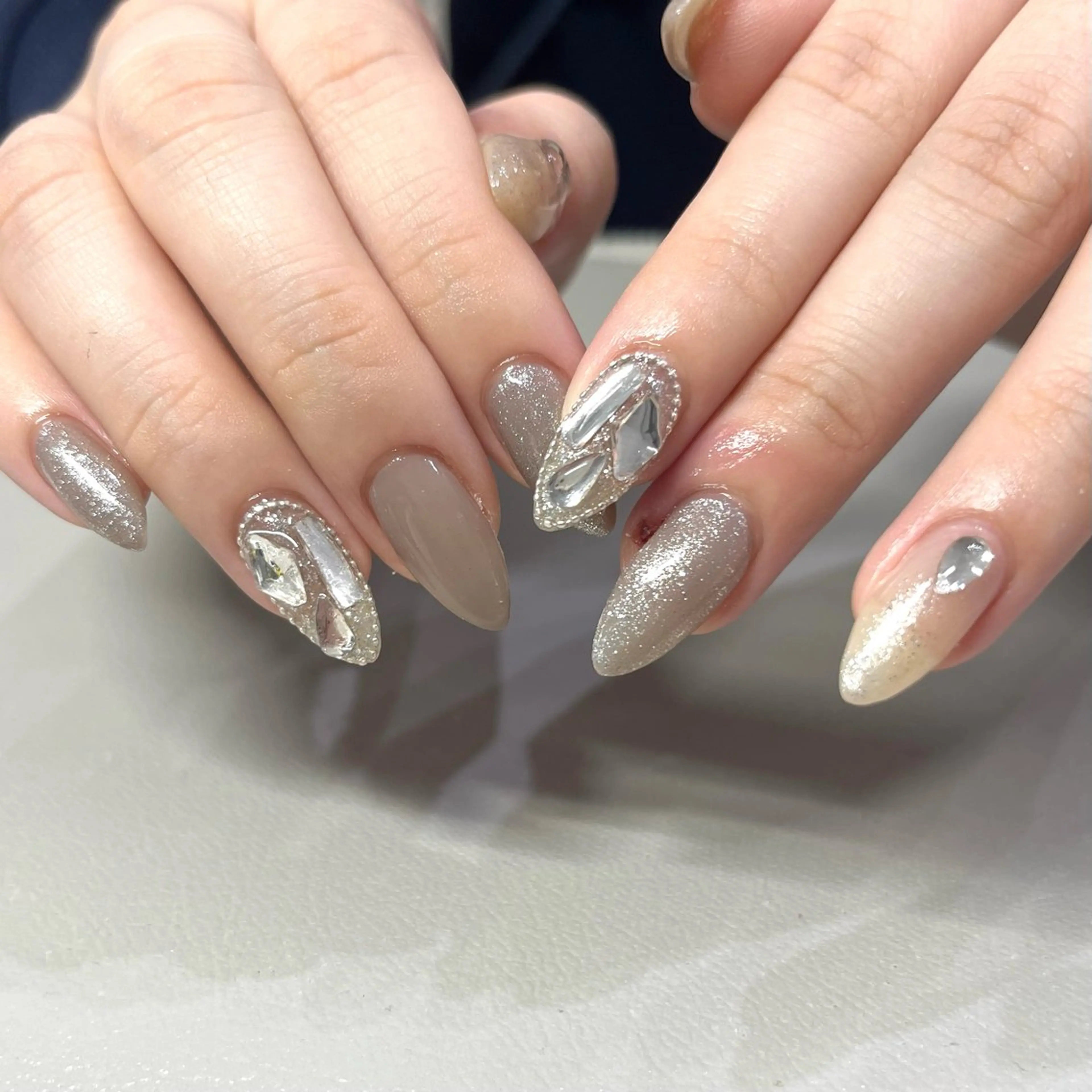 ネイル ハンドネイル Ray. ちゅるん系ニュアンスのネイルデザイン