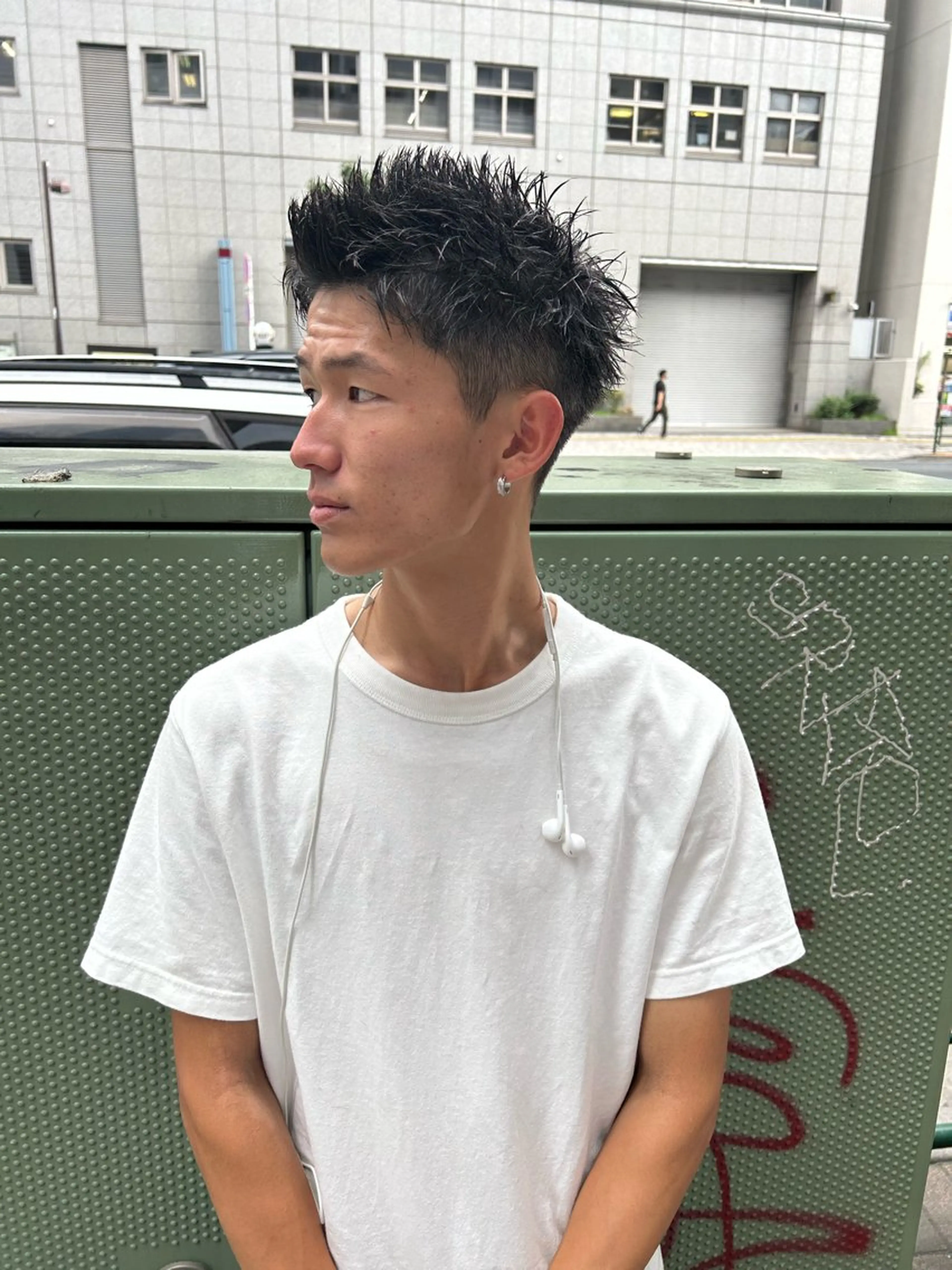 ショート メンズ メンズブリーチ メンズハイライト メンズインナーカラー メンズパーマ プードルパーマ charme所属・💈メンズ特化美容師 ✂︎伊藤大輝💈のヘアスタイル