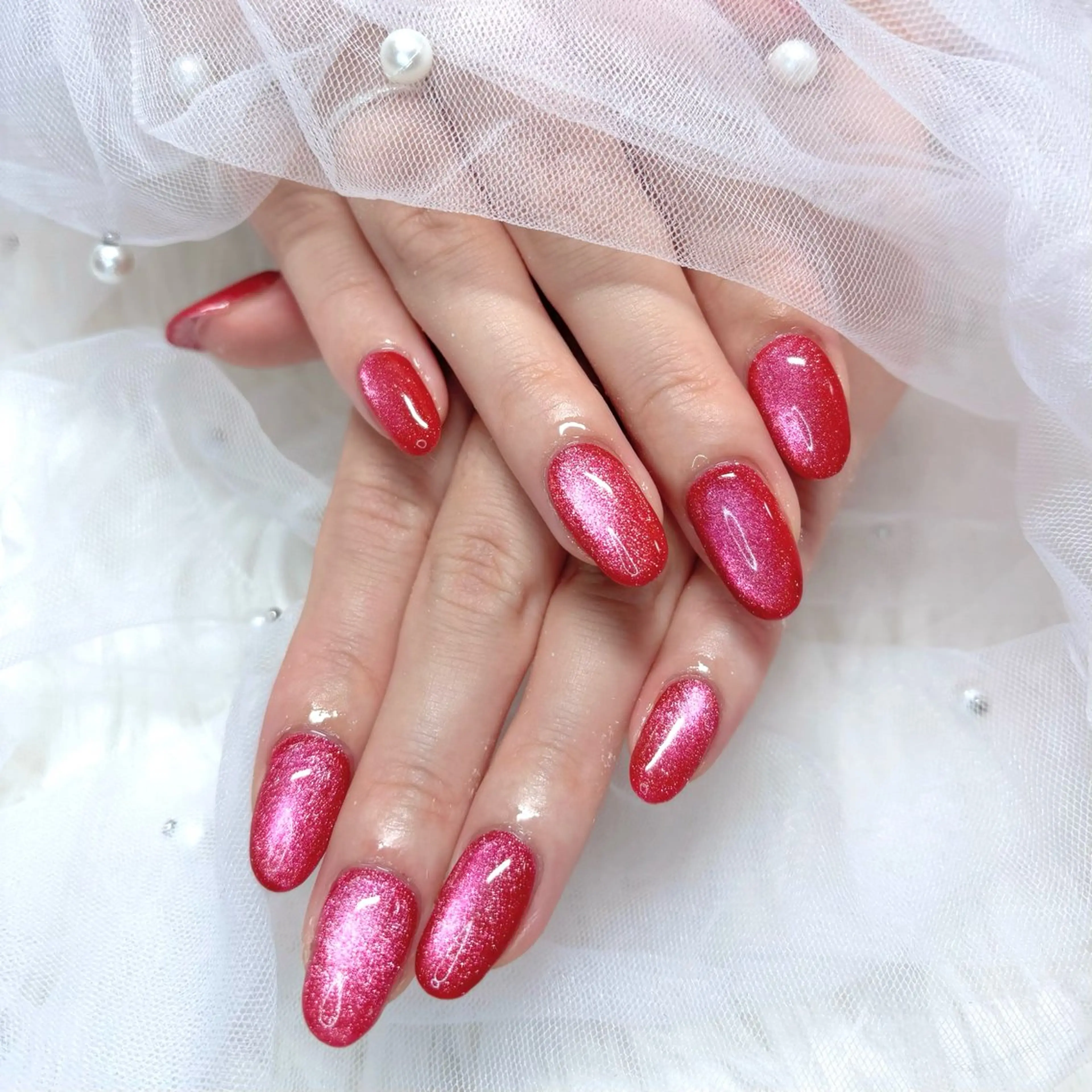 ネイル キラキラネイル マグネットネイル 赤色 ハンドネイル Noix nailのネイルデザイン