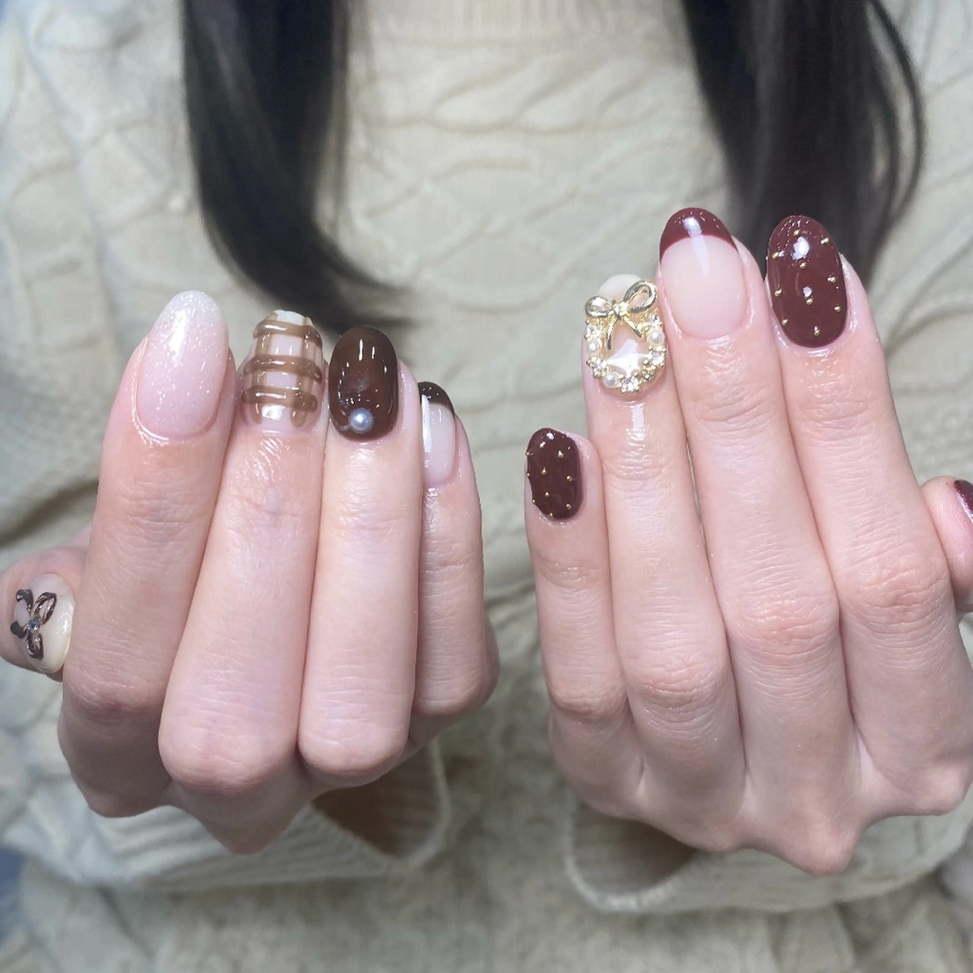 ネイル チークネイル 長さ出し フレンチネイル ジェルネイル キラキラネイル ハンドネイル UM Nail Salonのネイルデザイン
