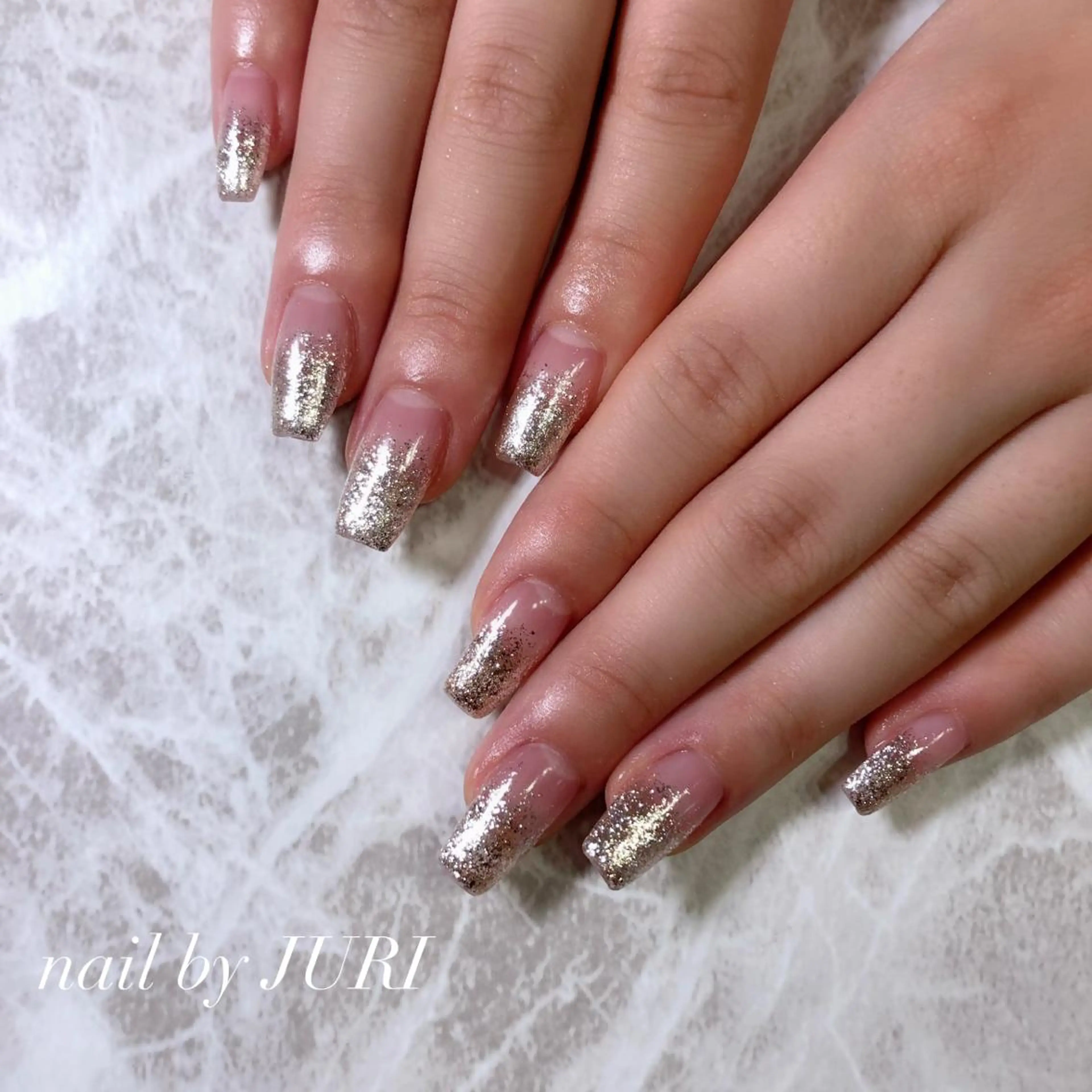ネイル フットネイル フレンチネイル ジェルネイル ラメ(グリッター) ラメグラデーション NEO Beauty Salon所属・𝐍𝐄𝐎 𝐉𝐔𝐑𝐈のネイルデザイン