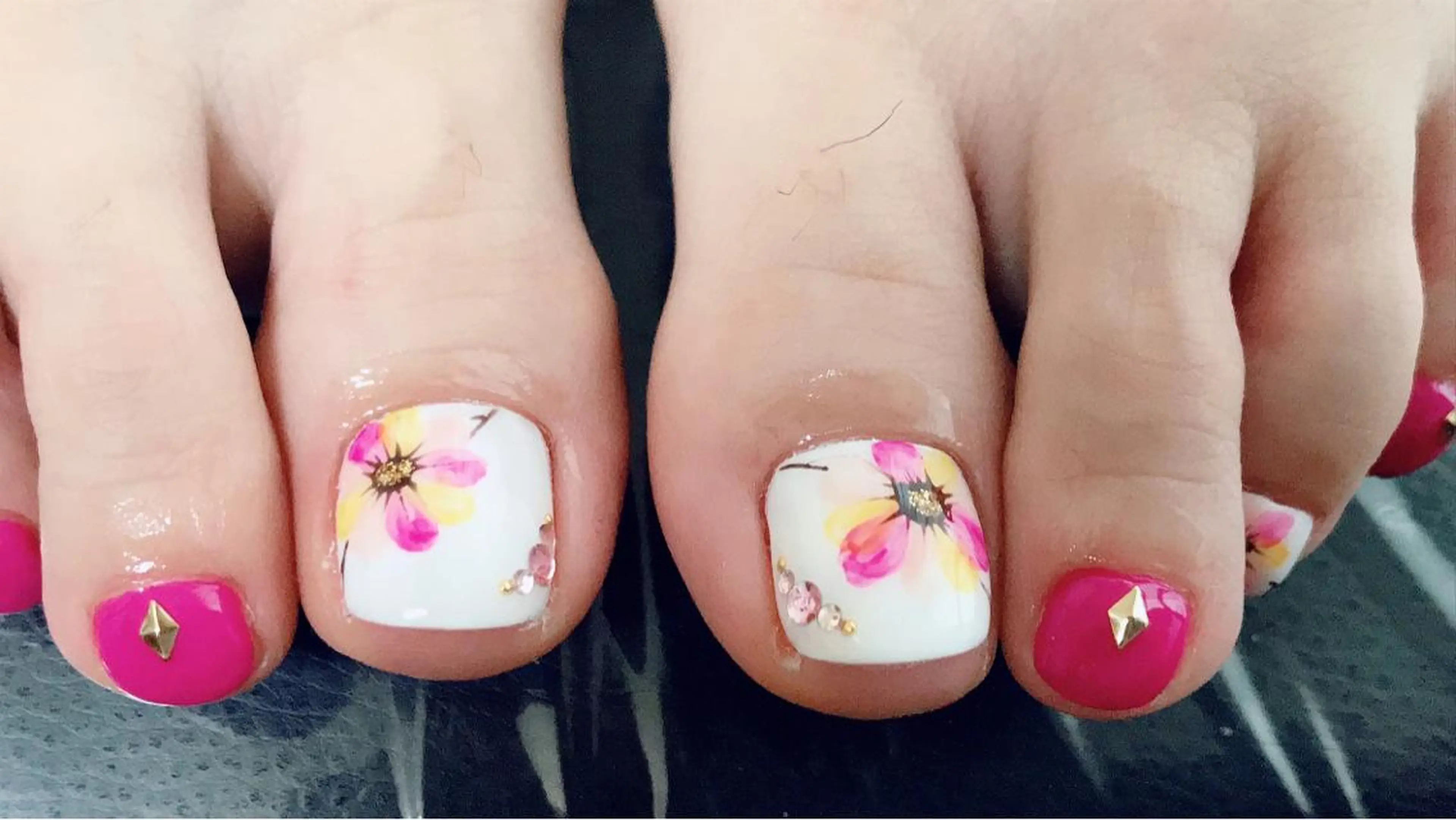 ネイル フットネイル Ｎail Ｓalon ertiのネイルデザイン