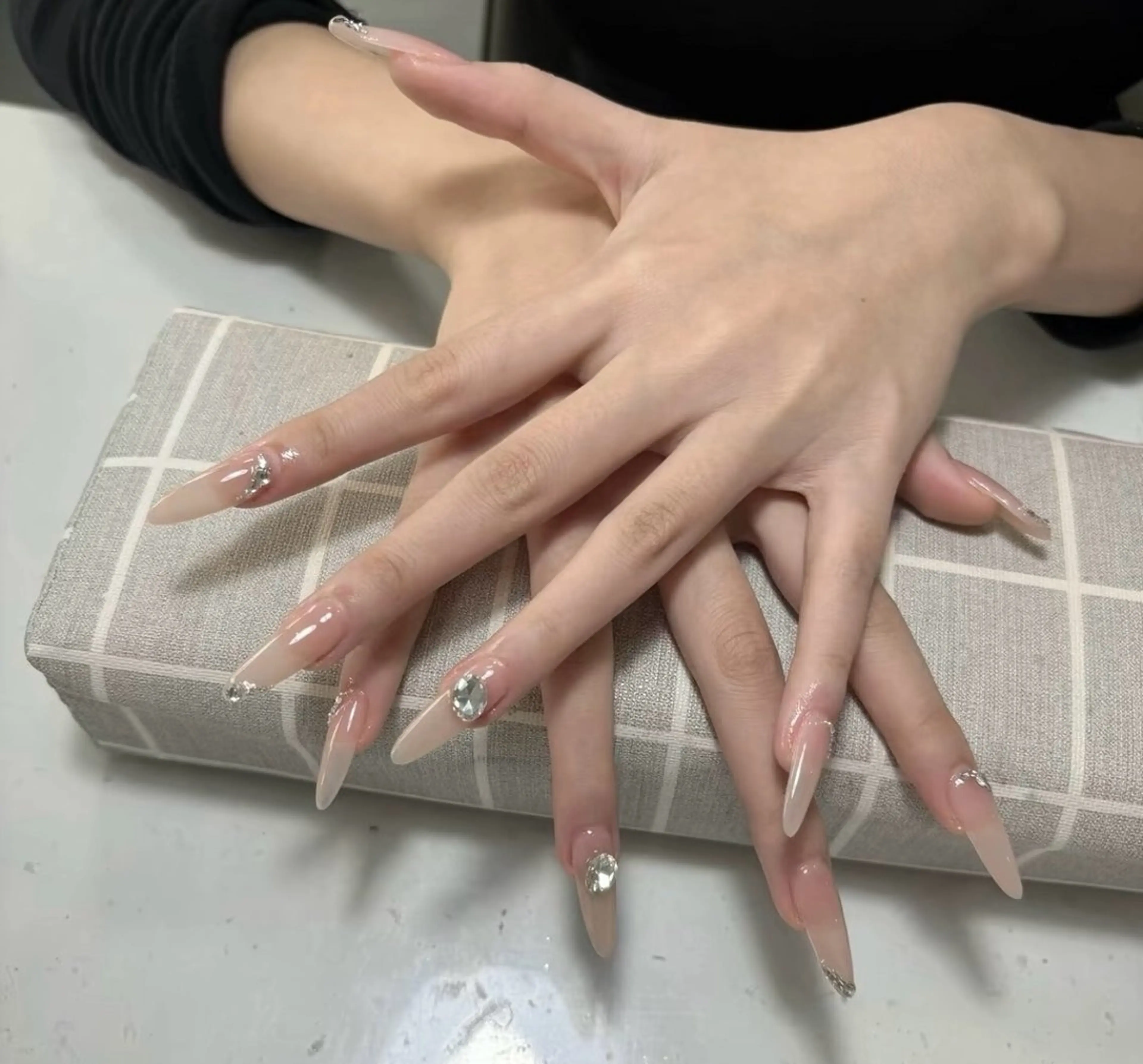 ネイル チークネイル 長さ出し フレンチネイル ガーリー 韓国ネイル sun nail池袋 モデル募集のネイルデザイン