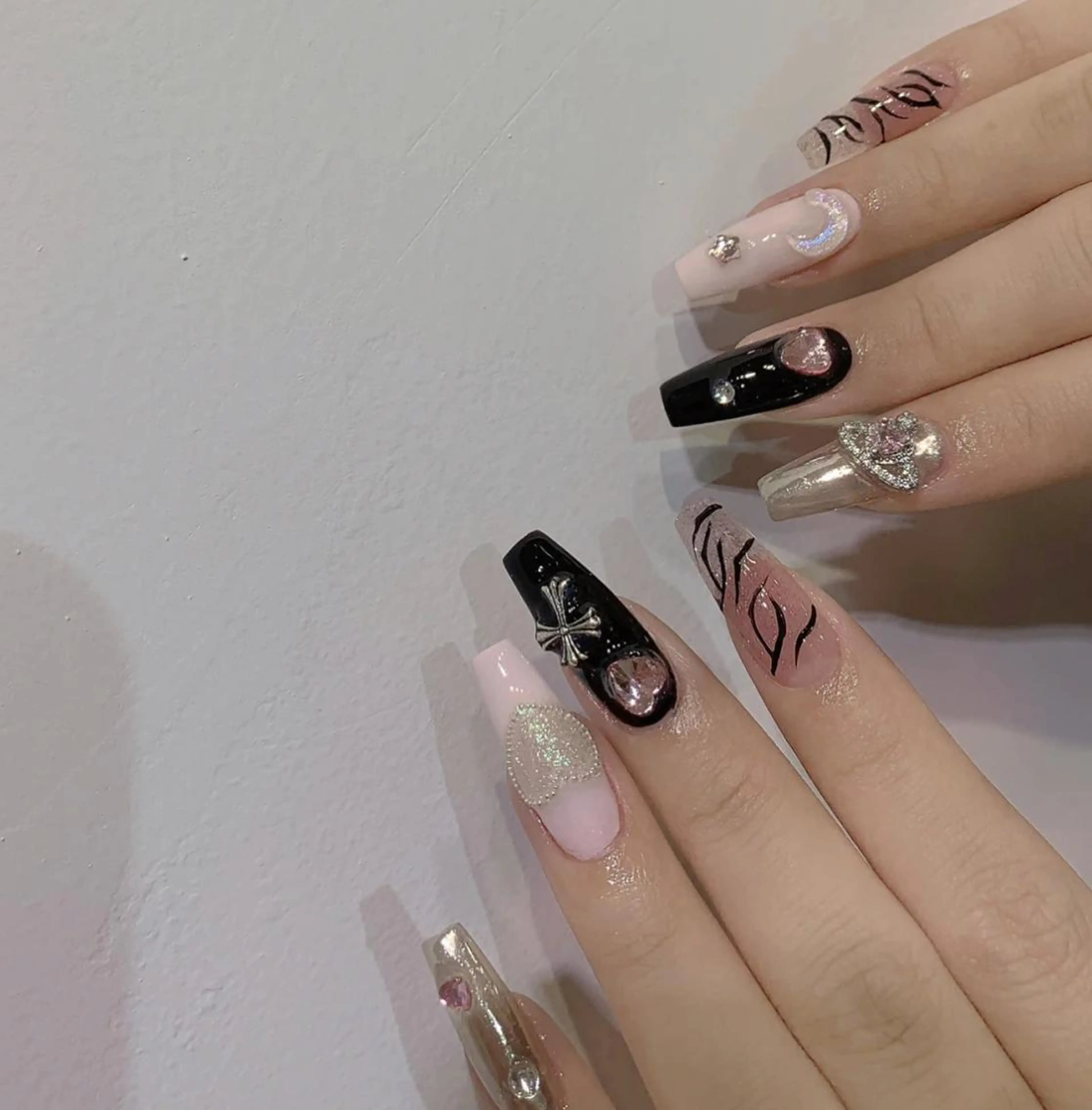 ネイル Queens みなみのネイルデザイン