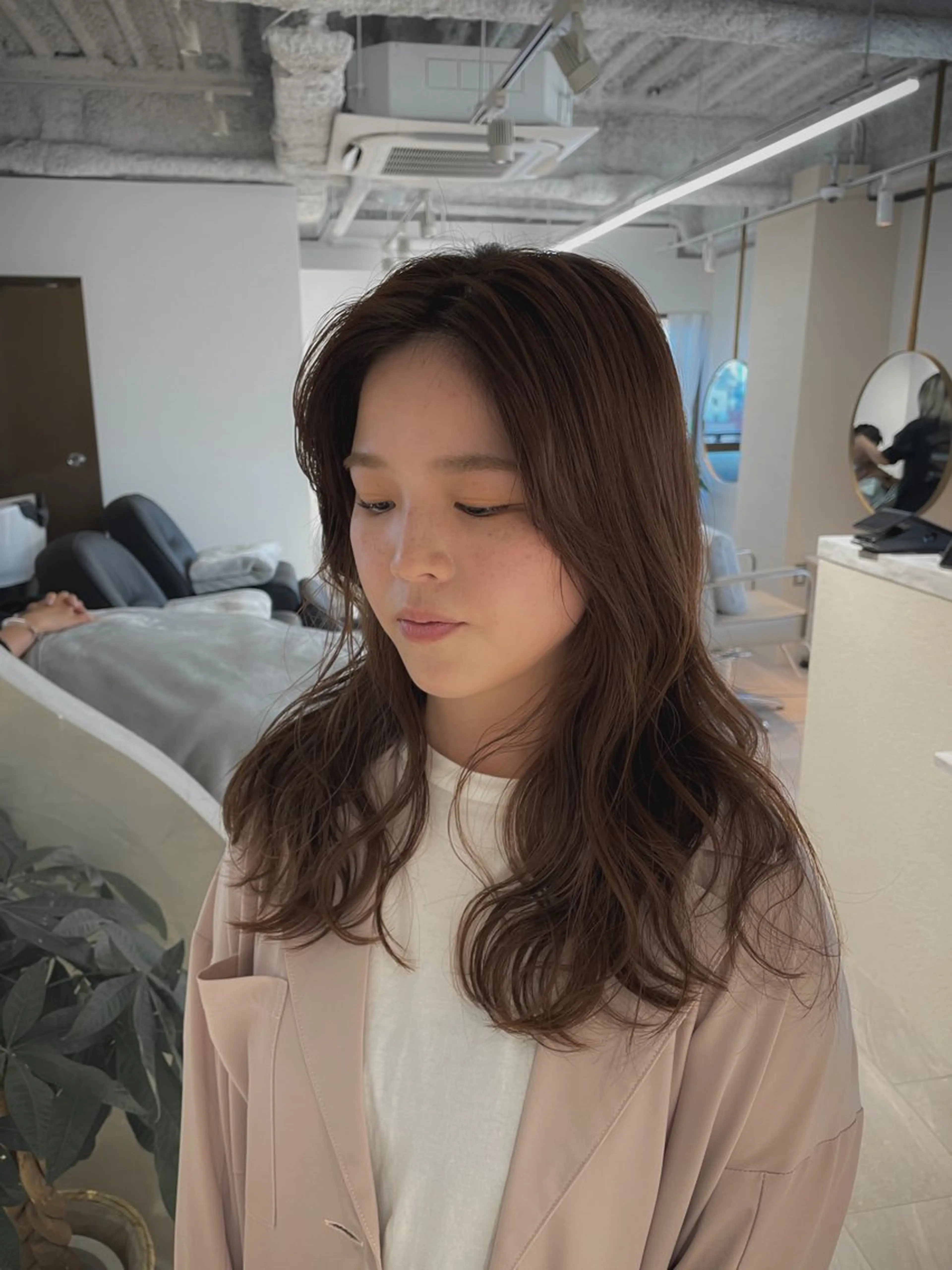 セミロング カラー Miyamoto Yasuchikaのヘアスタイル