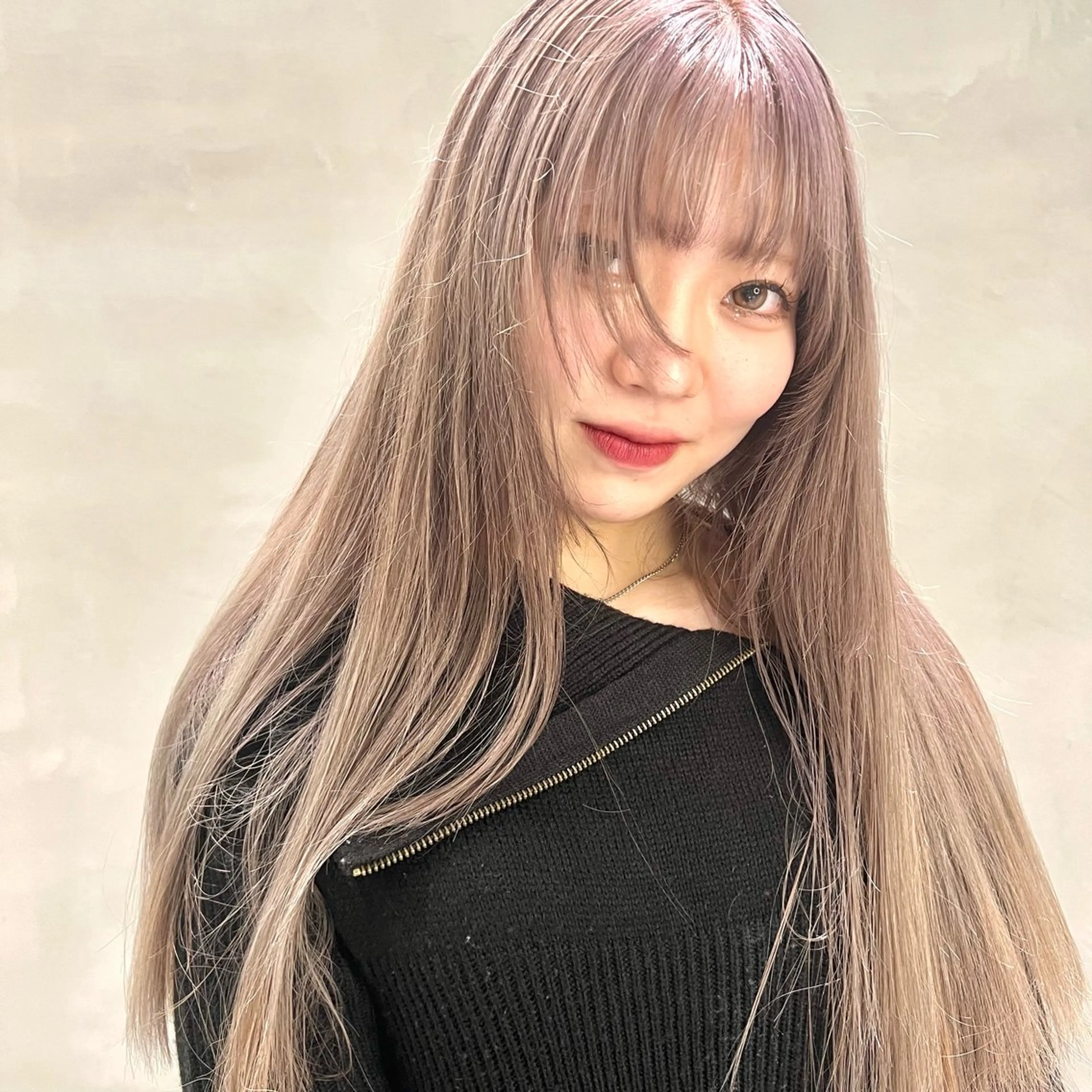 《顔周りで小顔効果》顔まわりカット+ダブルカラー+トリートメントの写真