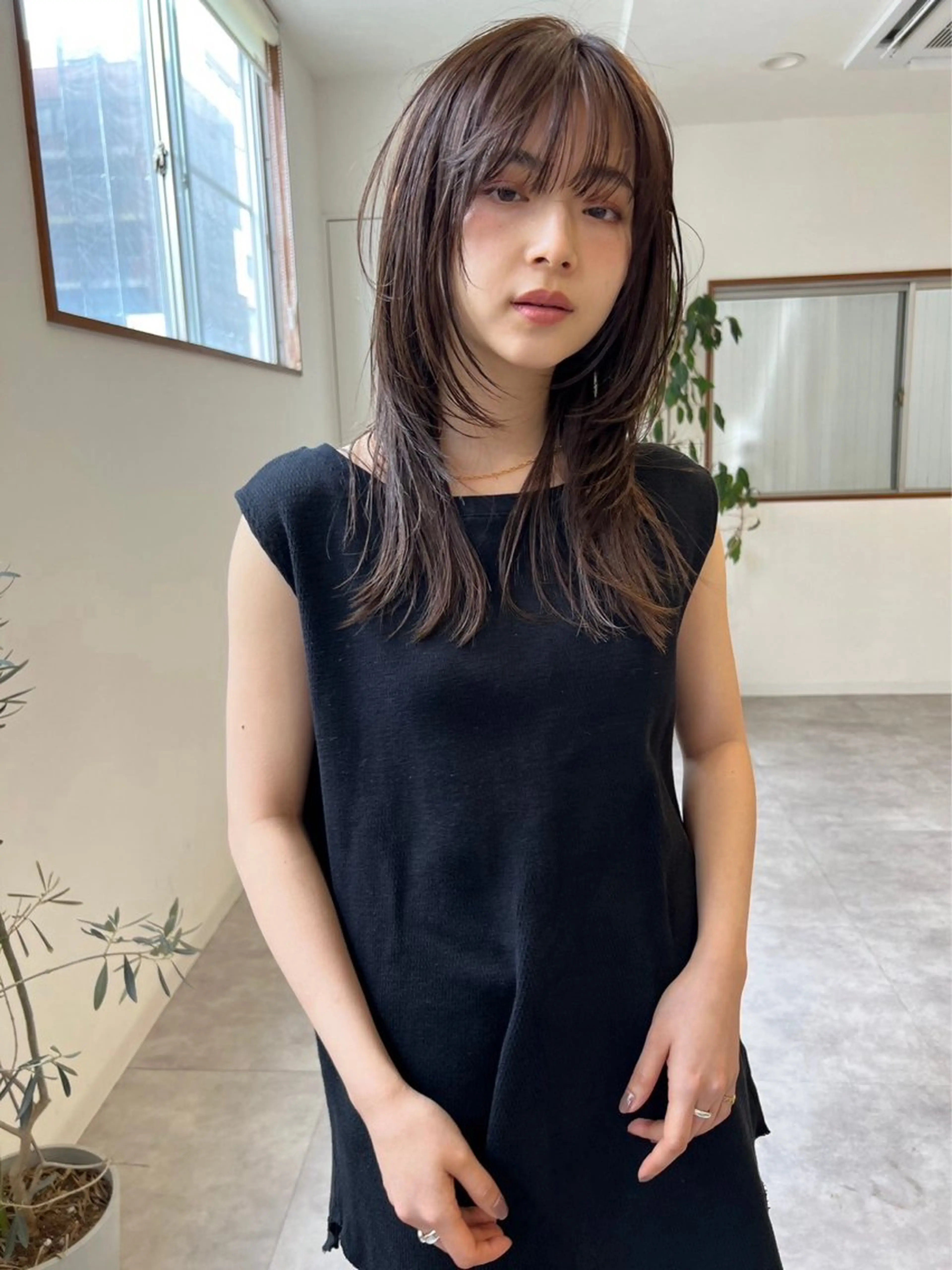 セミロング カラー レイヤーカット anon Loemのヘアスタイル