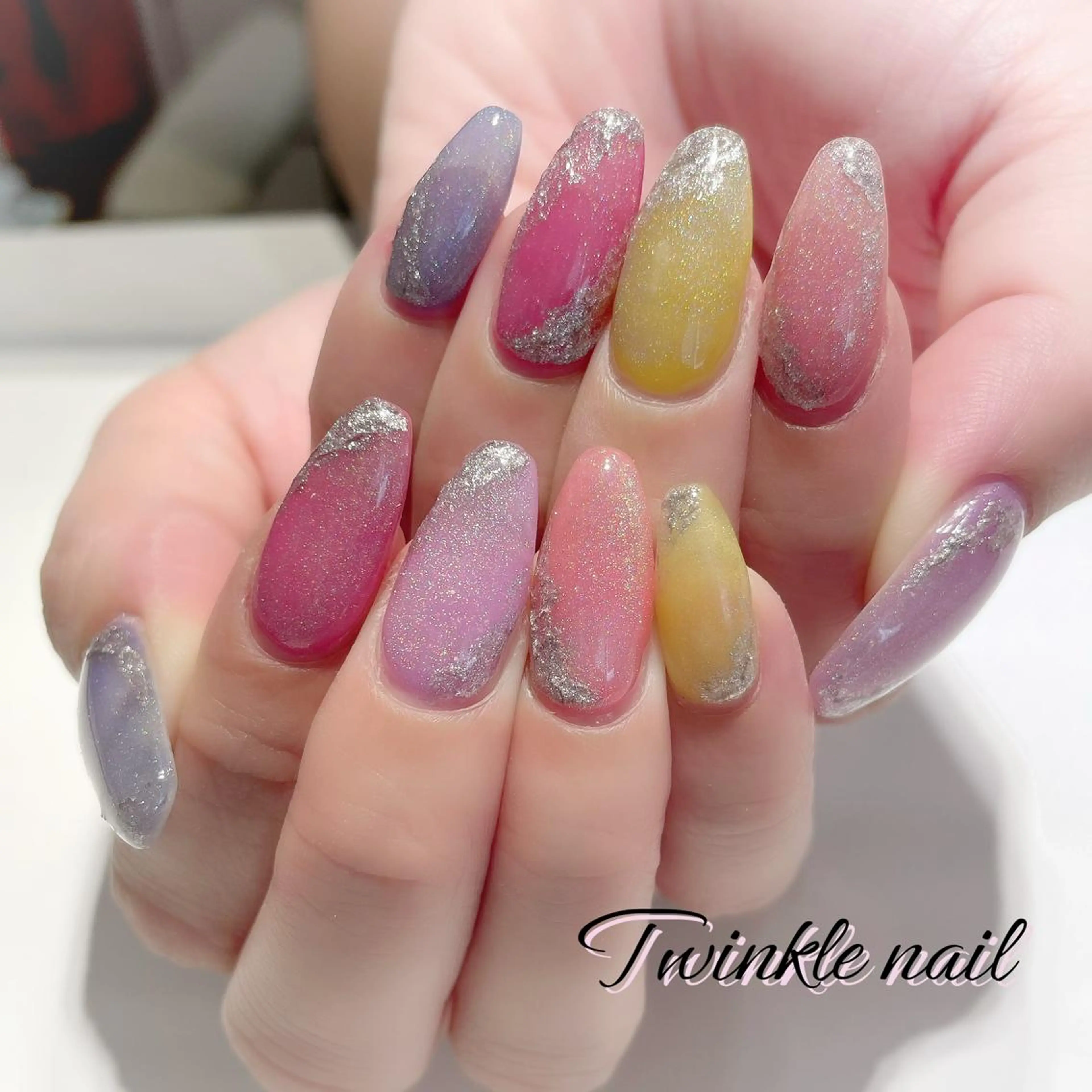 ネイル ハンドネイル ハンドケア 中井 綾香の眉毛・アイブロウイメージ