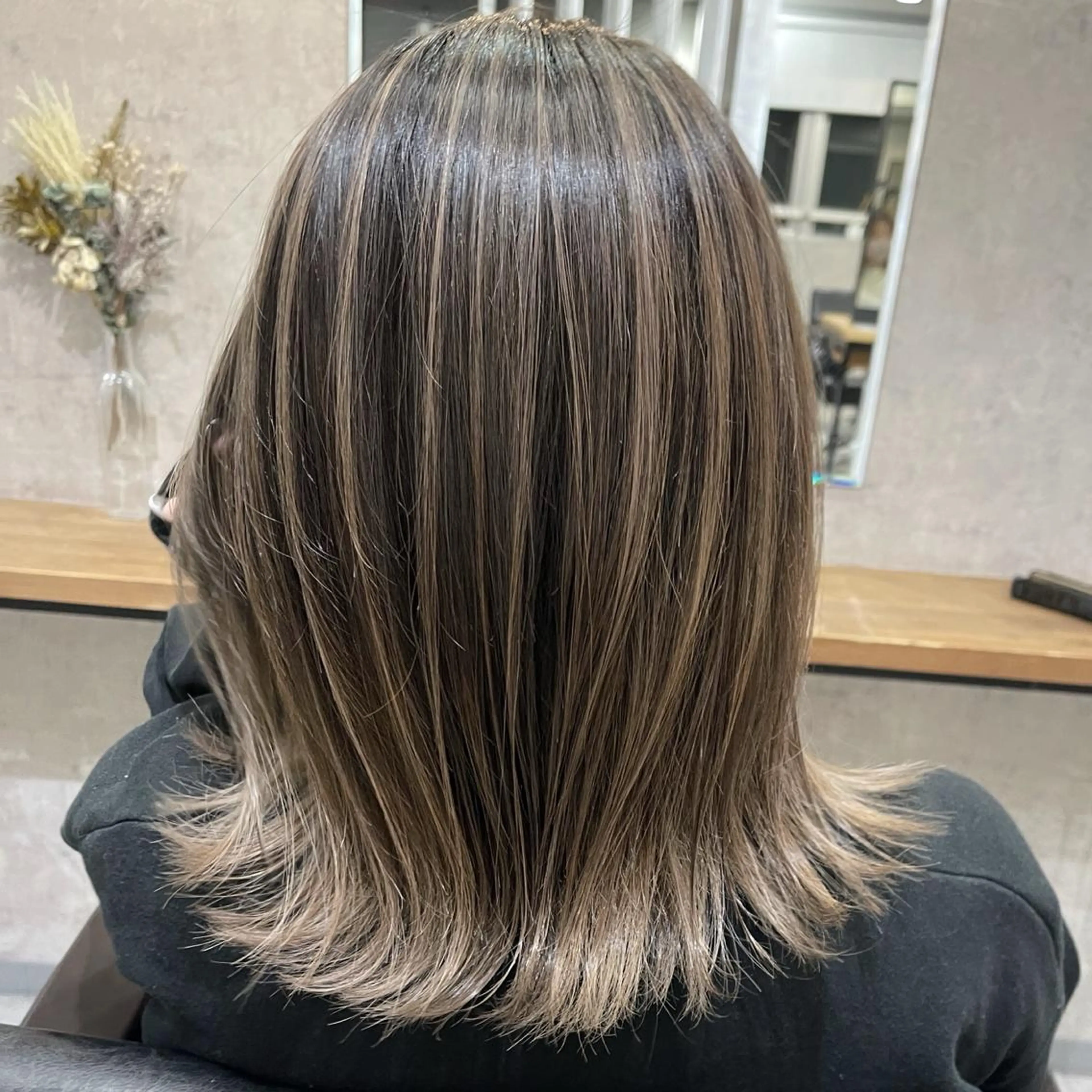 ミディアム カラー ヘアアレンジ ブリーチ ケアブリーチ トリートメント 松井那津子 /ハイライトブリーチのヘアスタイル