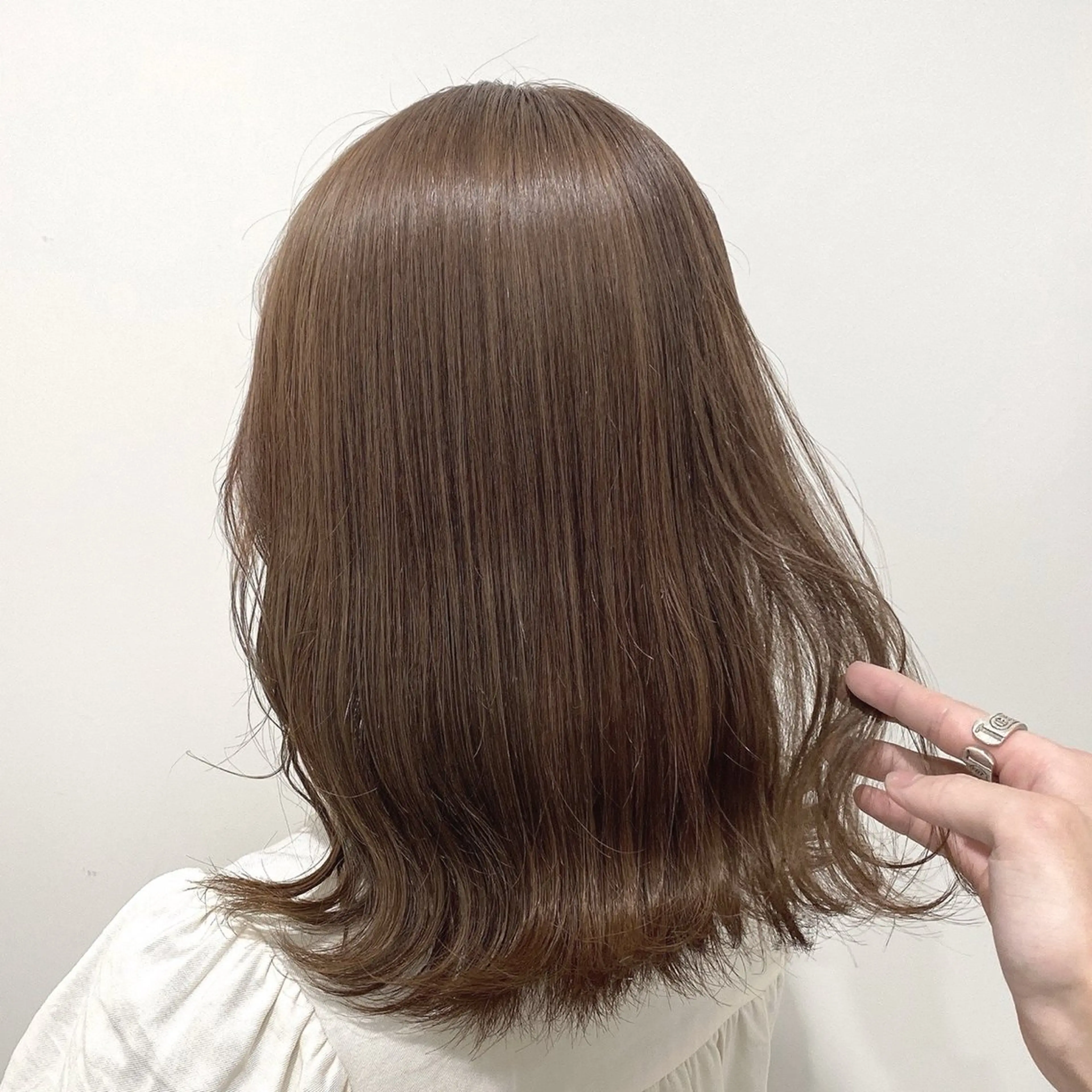 セミロング カラー Neolive Luca　御茶ノ水店所属・透明カラー/韓国風 Subaruのヘアスタイル