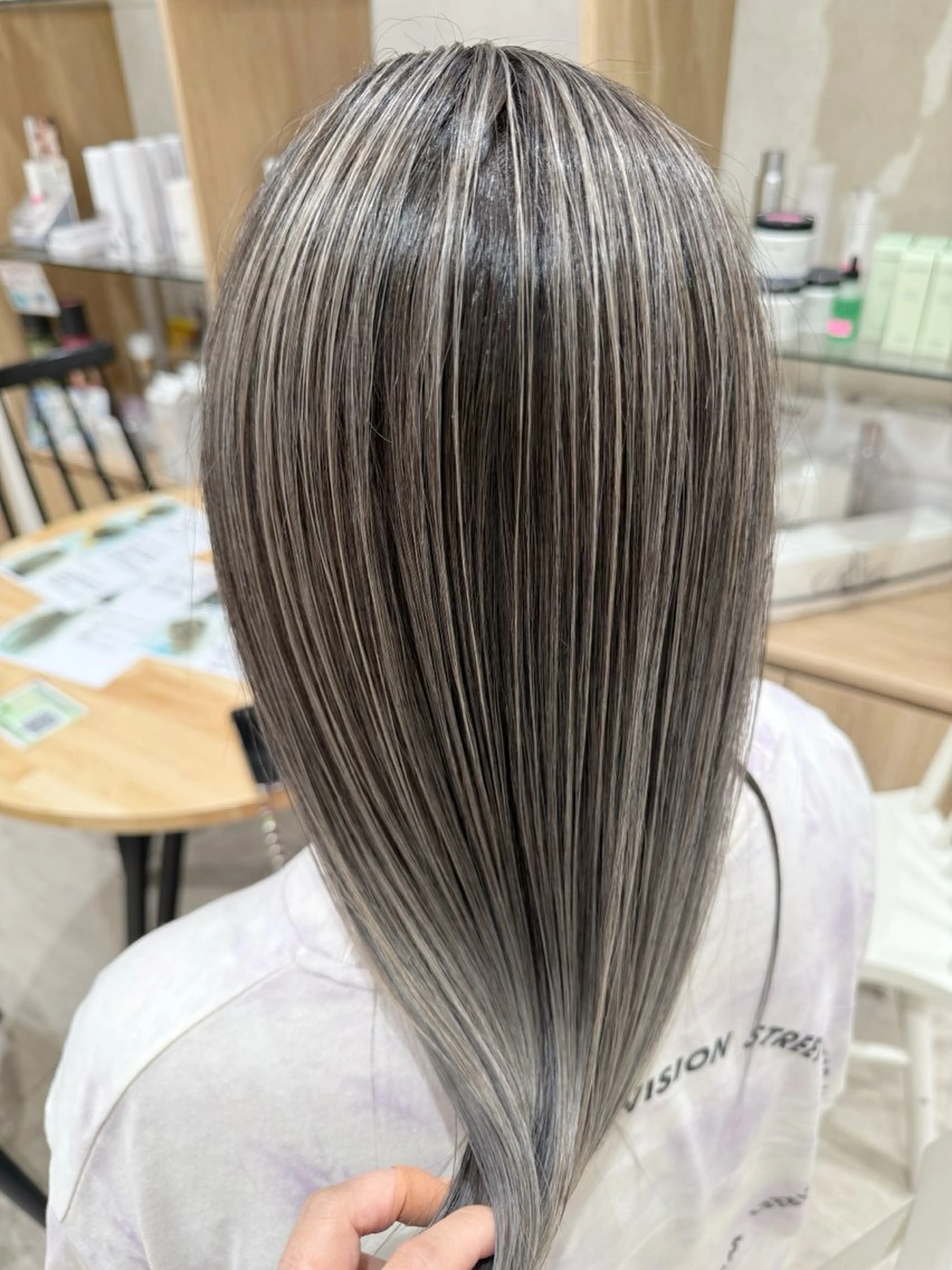 ロング カラー ヘアカラー トリートメント シアーベージュニスト 🥣大石亜里紗のヘアスタイル