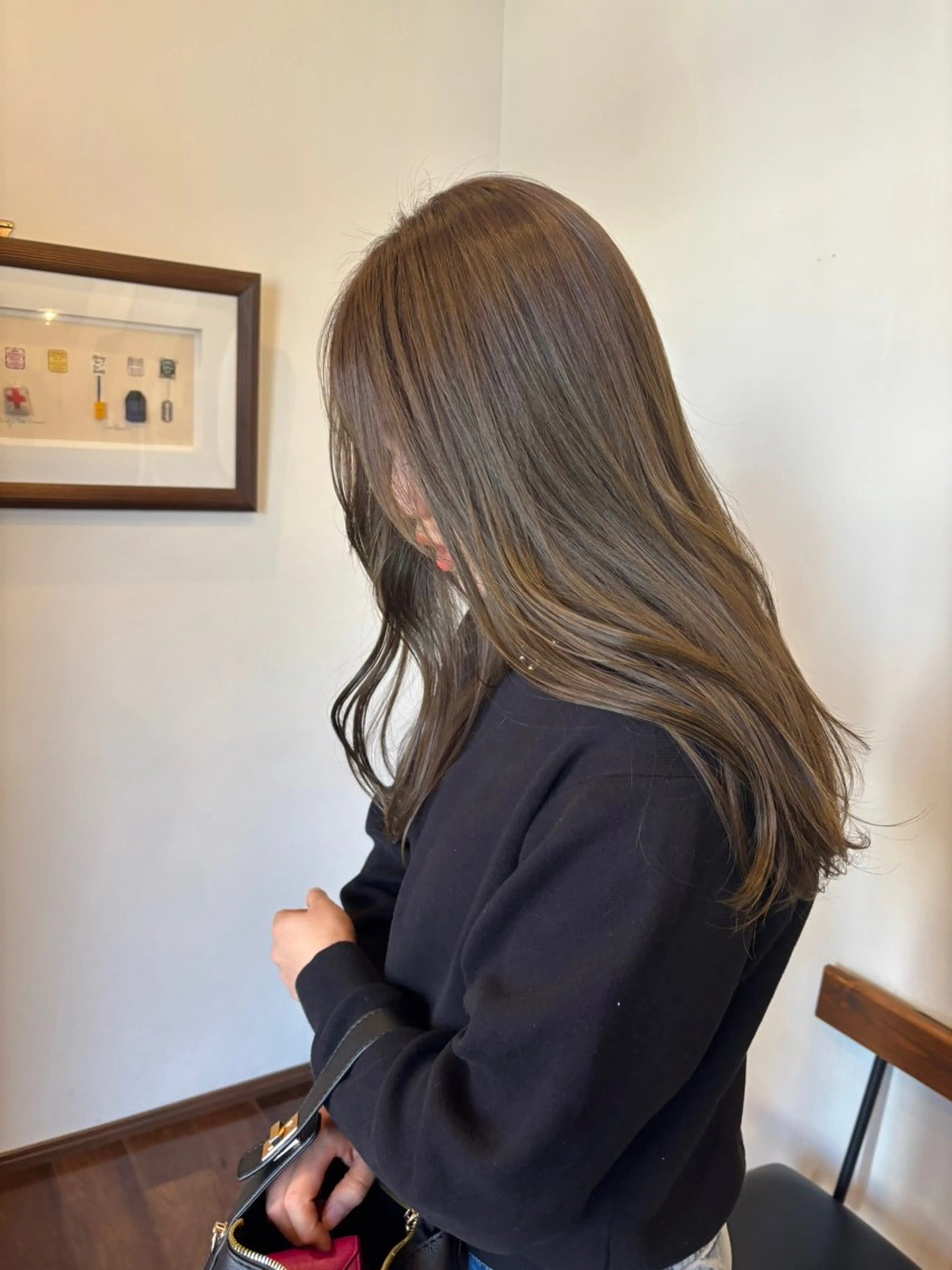 カラー ベージュカラー オリーブベージュ 杉本 舞のヘアスタイル