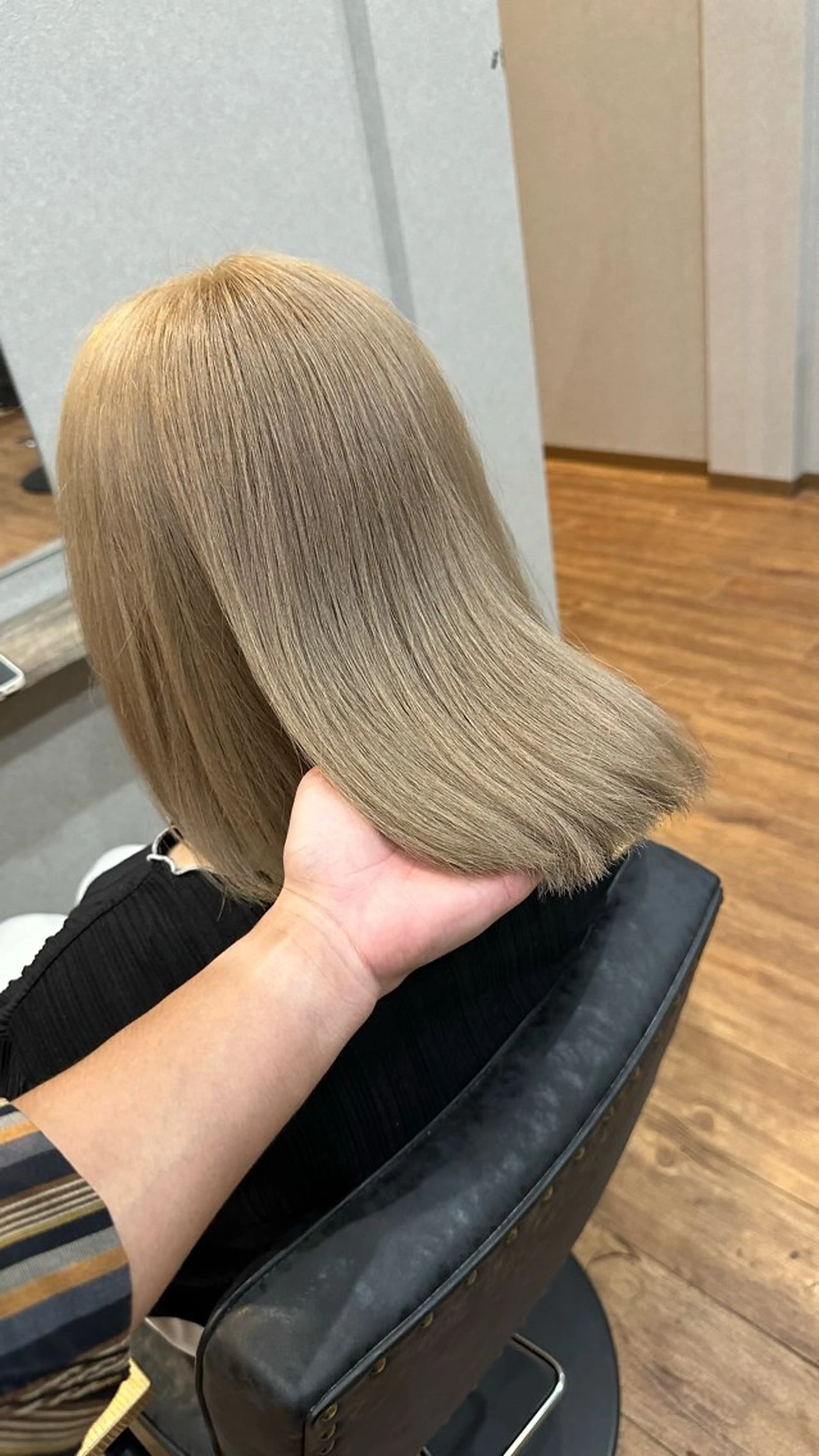 ミディアム カラー ベージュカラー ミルクティーベージュ ヘアカラー トリートメント clocca所属・鵜飼 真伍のヘアスタイル