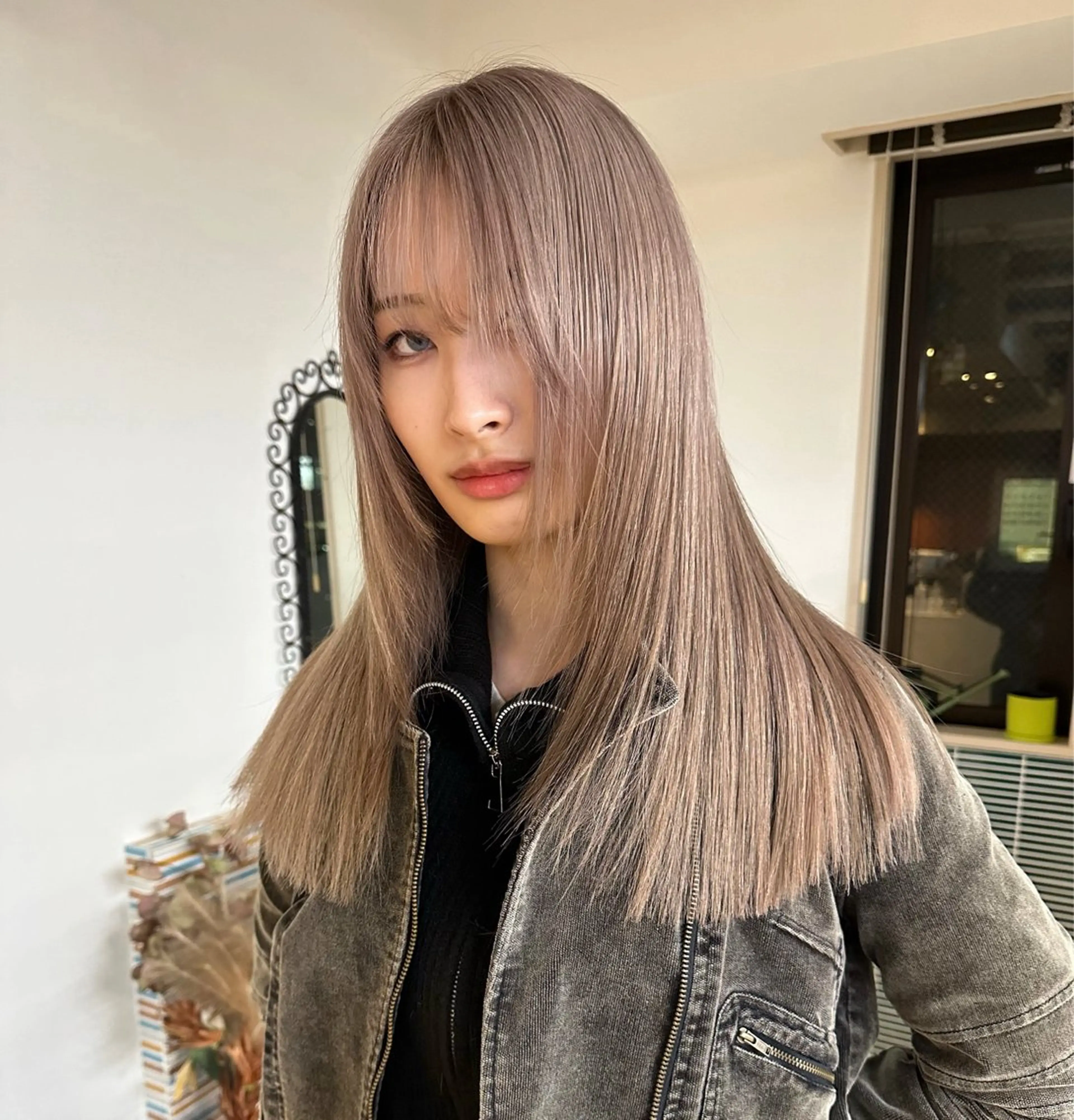 【縮毛矯正、黒染めなど複雑履歴の方必見💡】ダブルケアブリーチ&お好みカラー＆髪質改善トリートメント⭐️🎀の写真