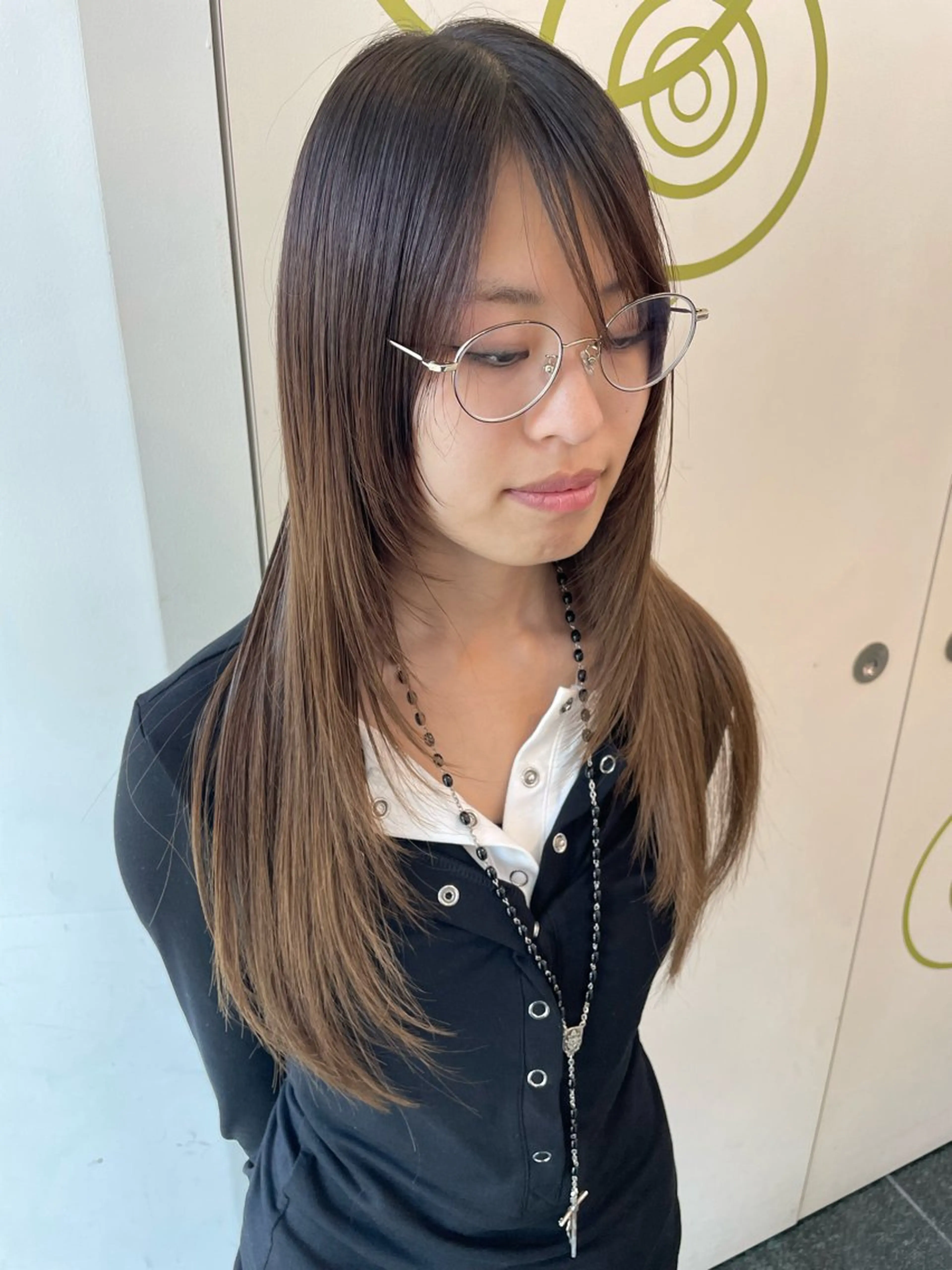 セミロング 顔まわりレイヤー 顔周りカット ハッシュカット 髪質改善 韓国風ヘア カット 艶髪韓国レイヤー 🇰🇷✨小清水✨のヘアスタイル