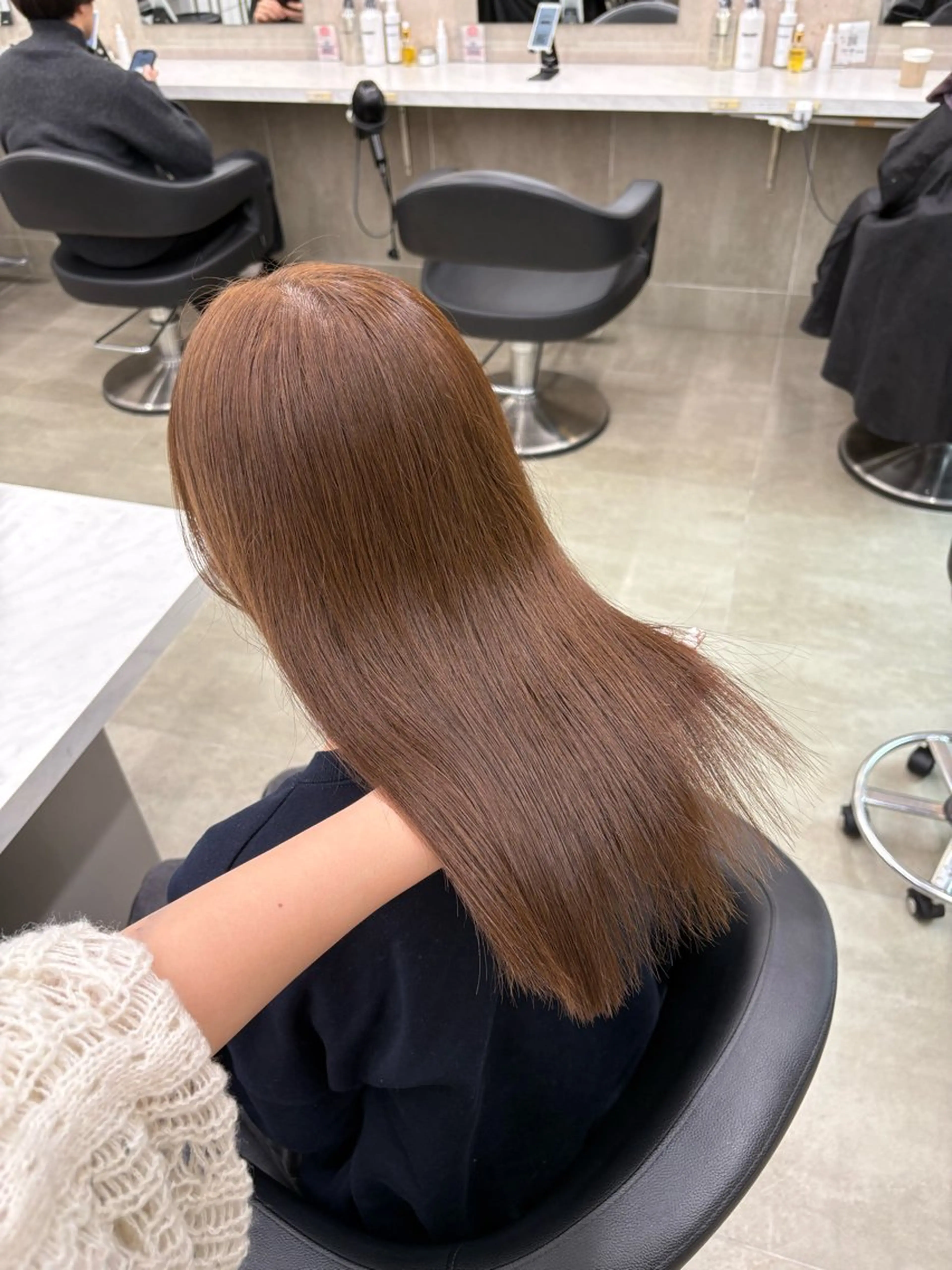 カラー ヘアカラー トリートメント ベージュ／ブラウン/ ナチュラルレイヤーのヘアスタイル