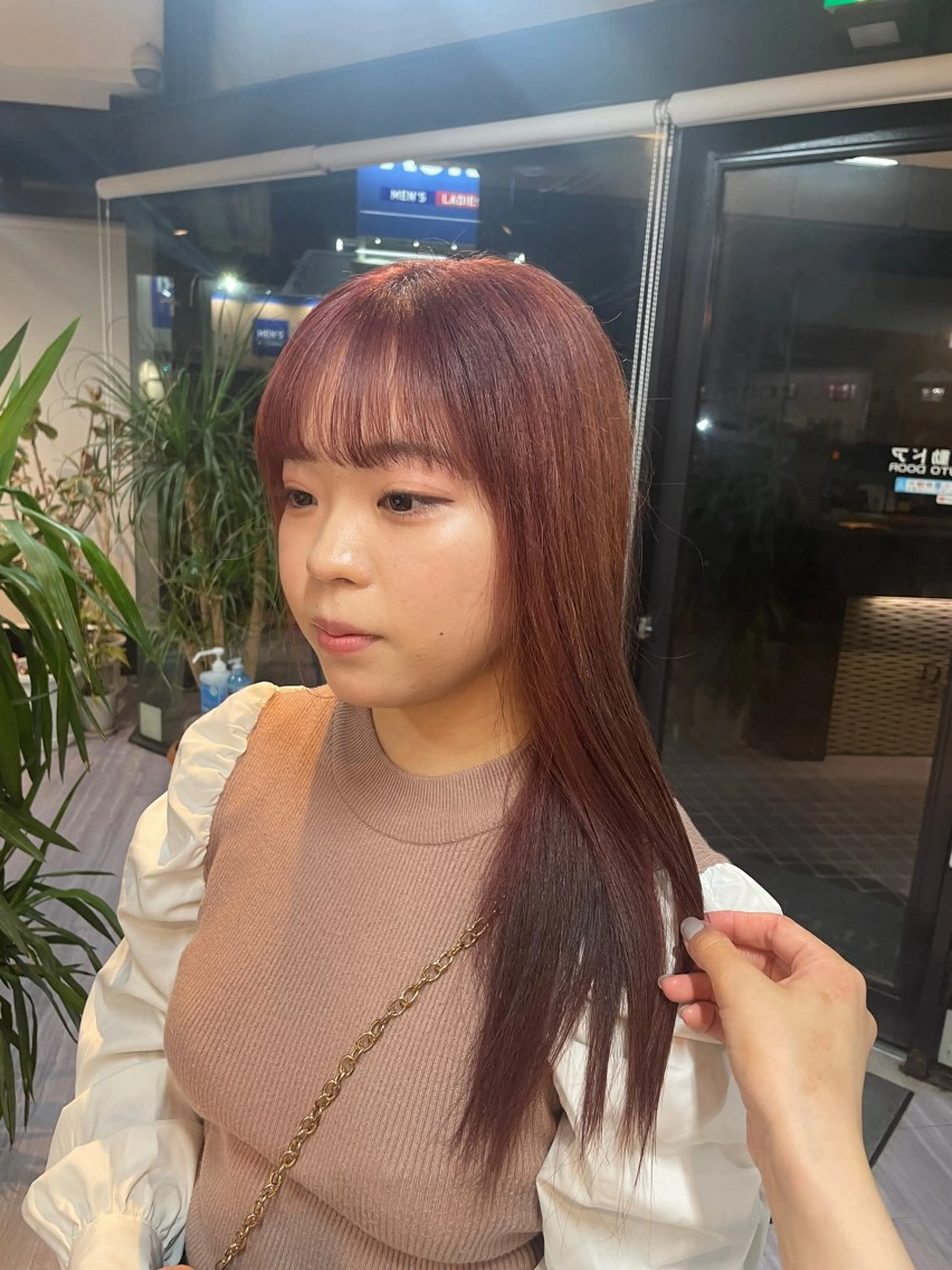 ロング カラー ブリーチ レッドカラー alu所属・マキノ キョウカのヘアスタイル