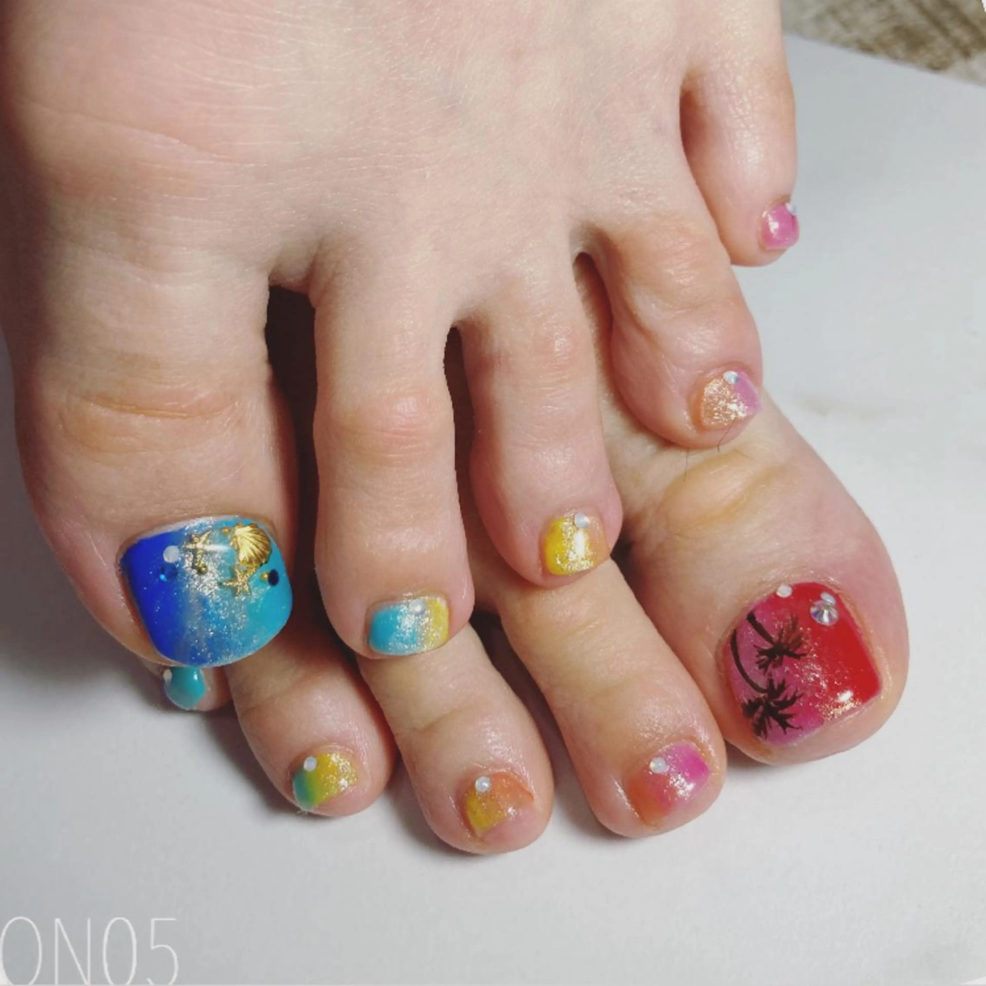 ネイル 園 寛子 （ネイリスト）のネイルデザイン