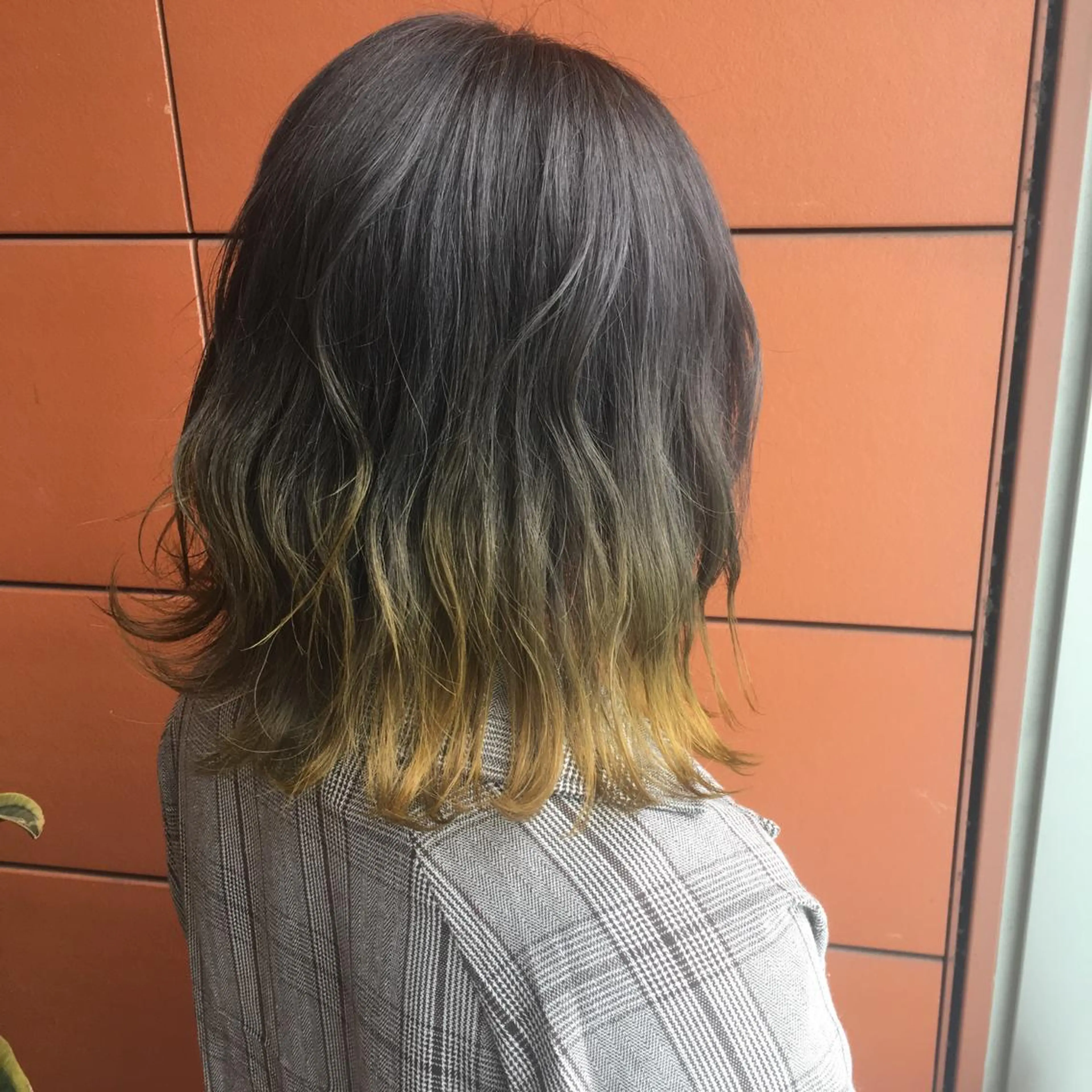 ミディアム カラー グラデーションカラー ハイトーンカラー イエローカラー Minori【ミノリ】所属・井手 孔介のヘアスタイル