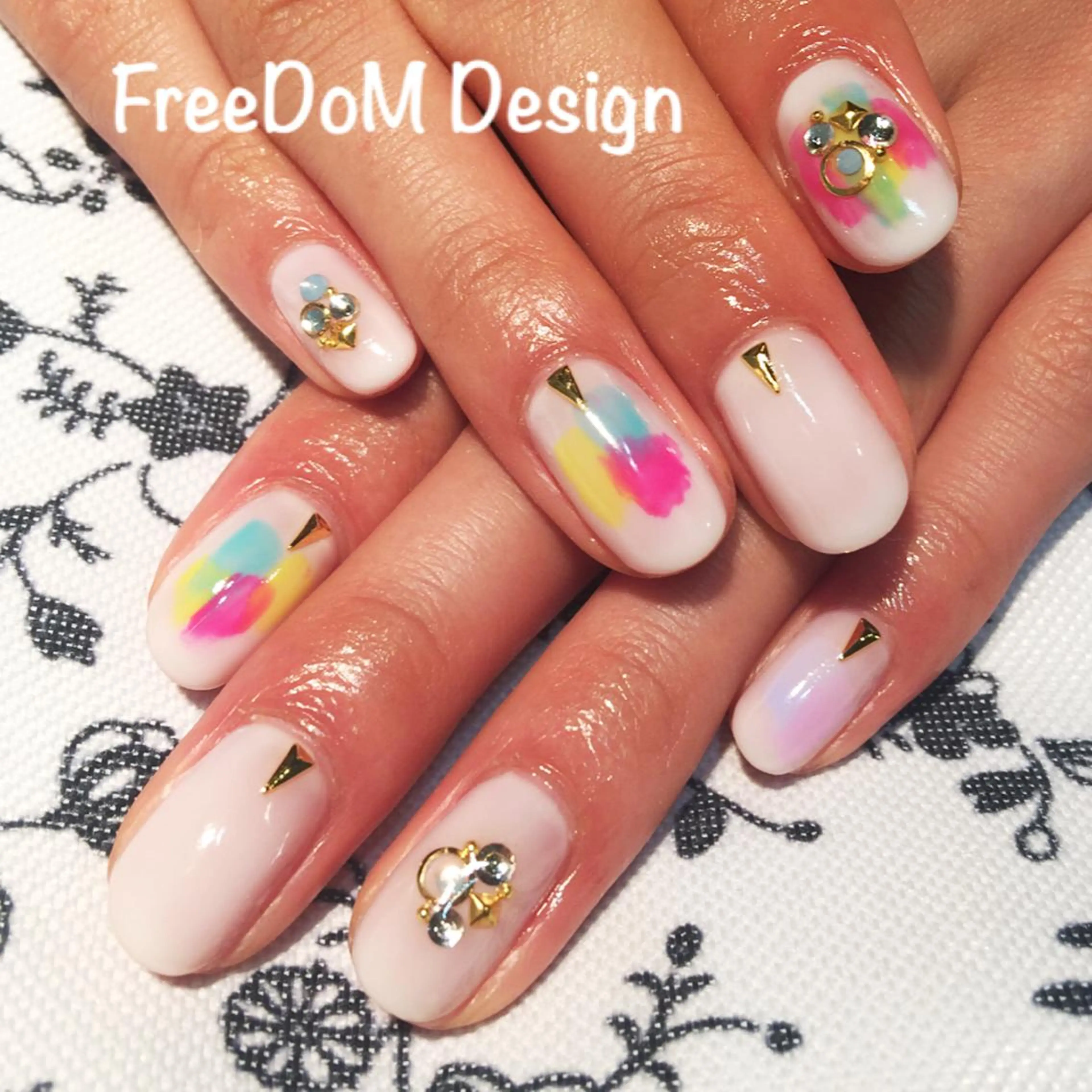 ネイル アートネイル ＦreeDoＭ   Design所属・W KUMIのネイルデザイン