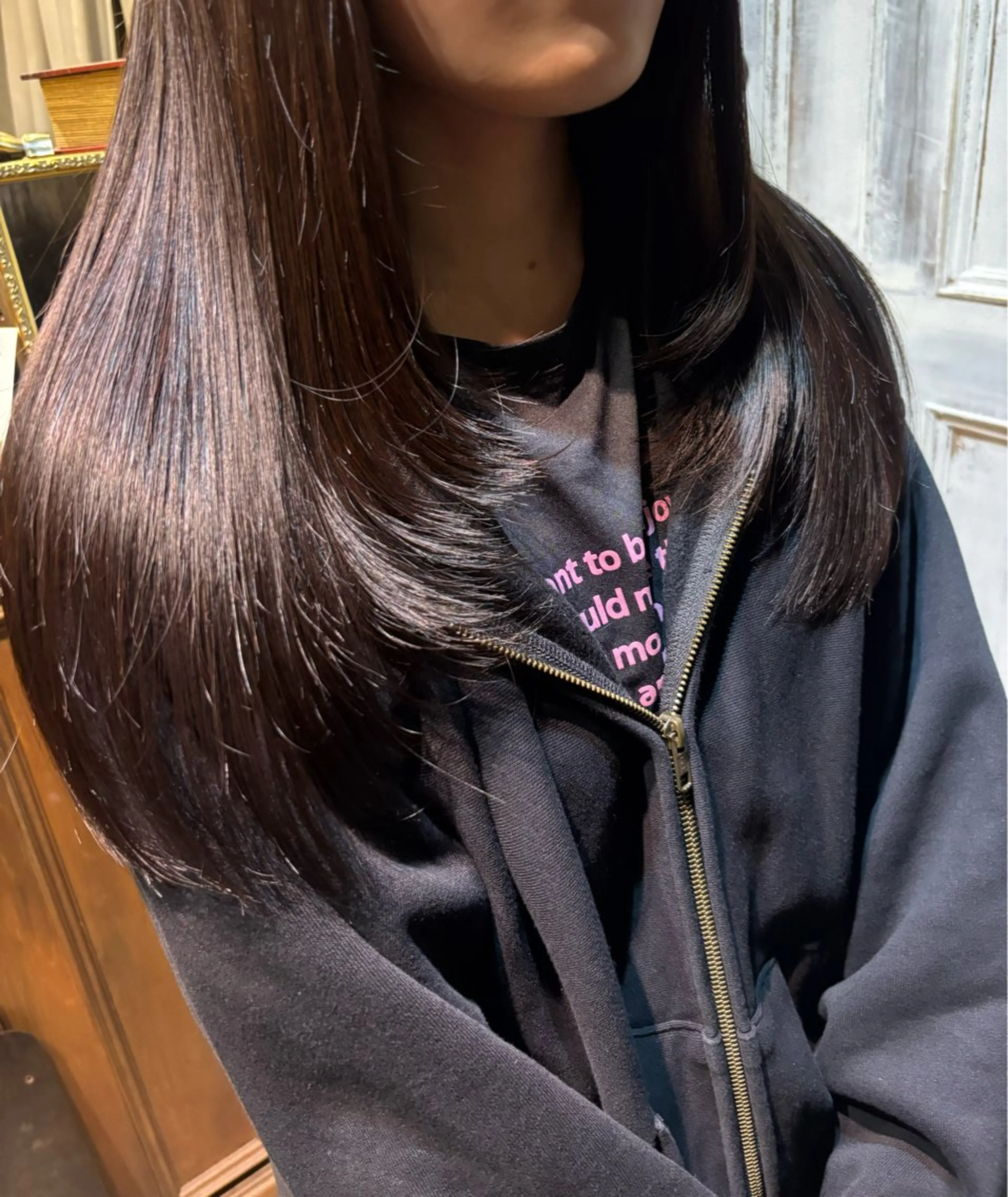 ロング 顔まわりレイヤー 顔周りカット レイヤーカット saya 🧸 カット/縮毛矯正のヘアスタイル