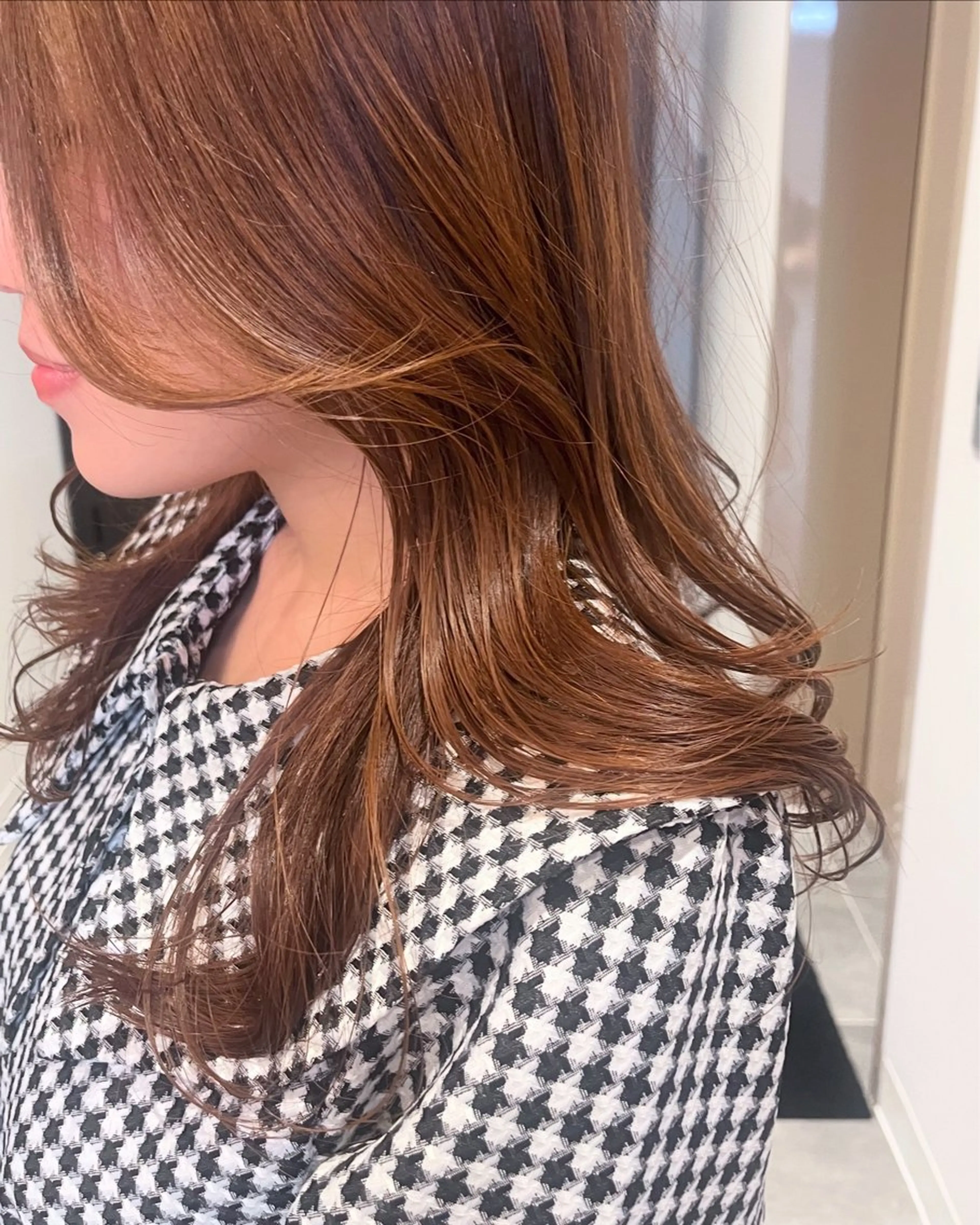 セミロング カラー ブラウンカラー 銀座REFINED Ayanoのヘアスタイル