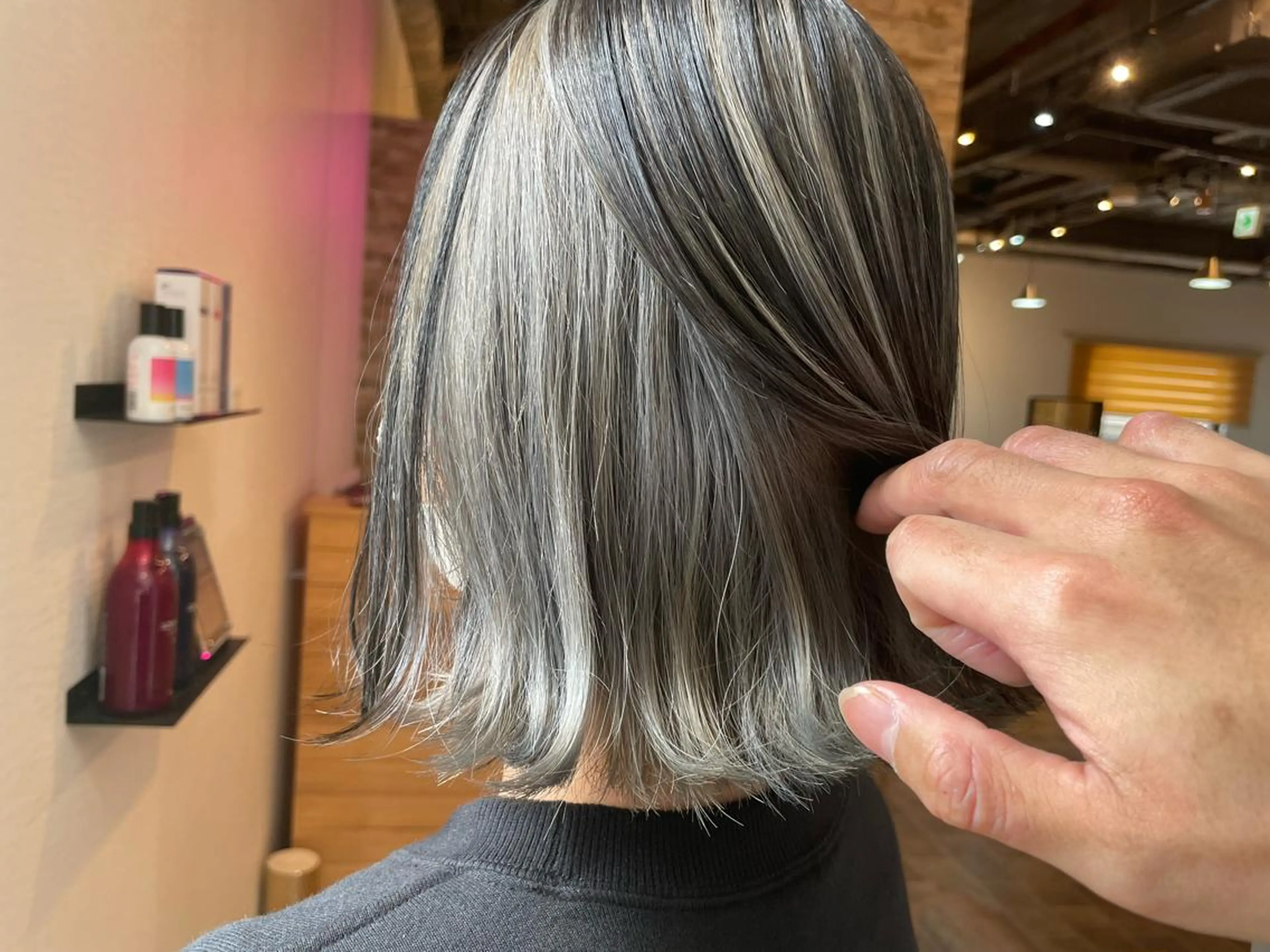 ミディアム SALOWIN心斎橋Suite店所属・洗っても取れない 髪質改善|OJIROのヘアスタイル